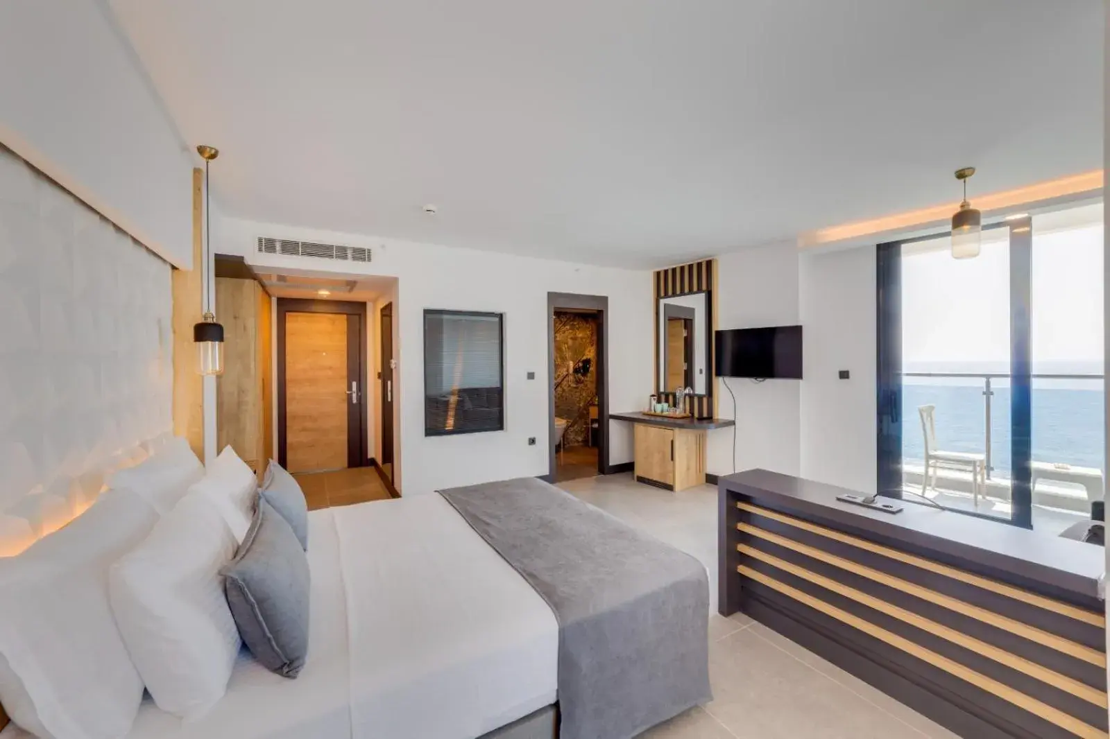 Junior Suite with Balcony in Signature Blue Resort Kuşadası Junior Suite with Balcony in Signature Blue Resort Kuşadası