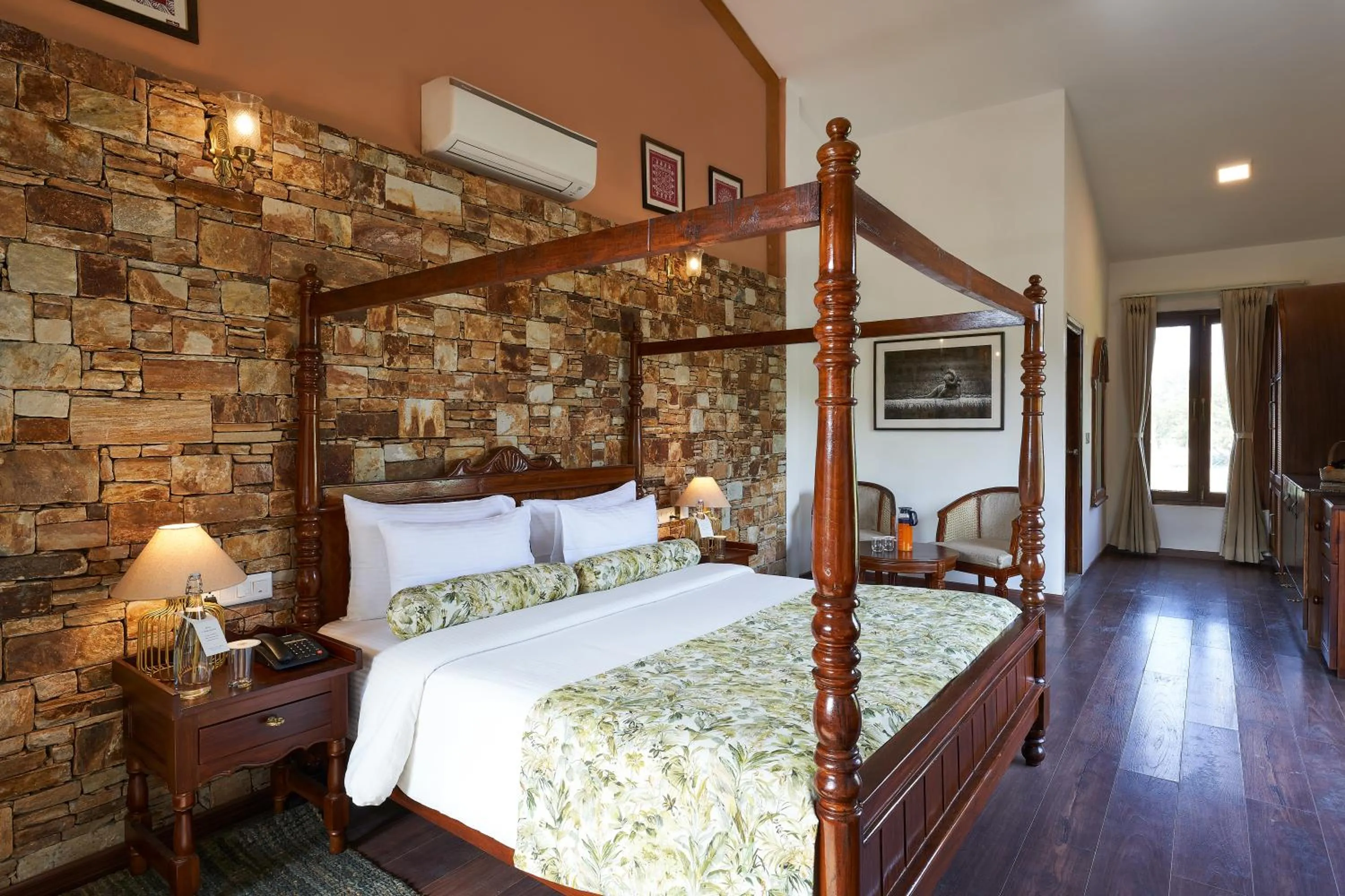 Bedroom, Bed in Tree of Life Vanvilas Riveredge Corbett