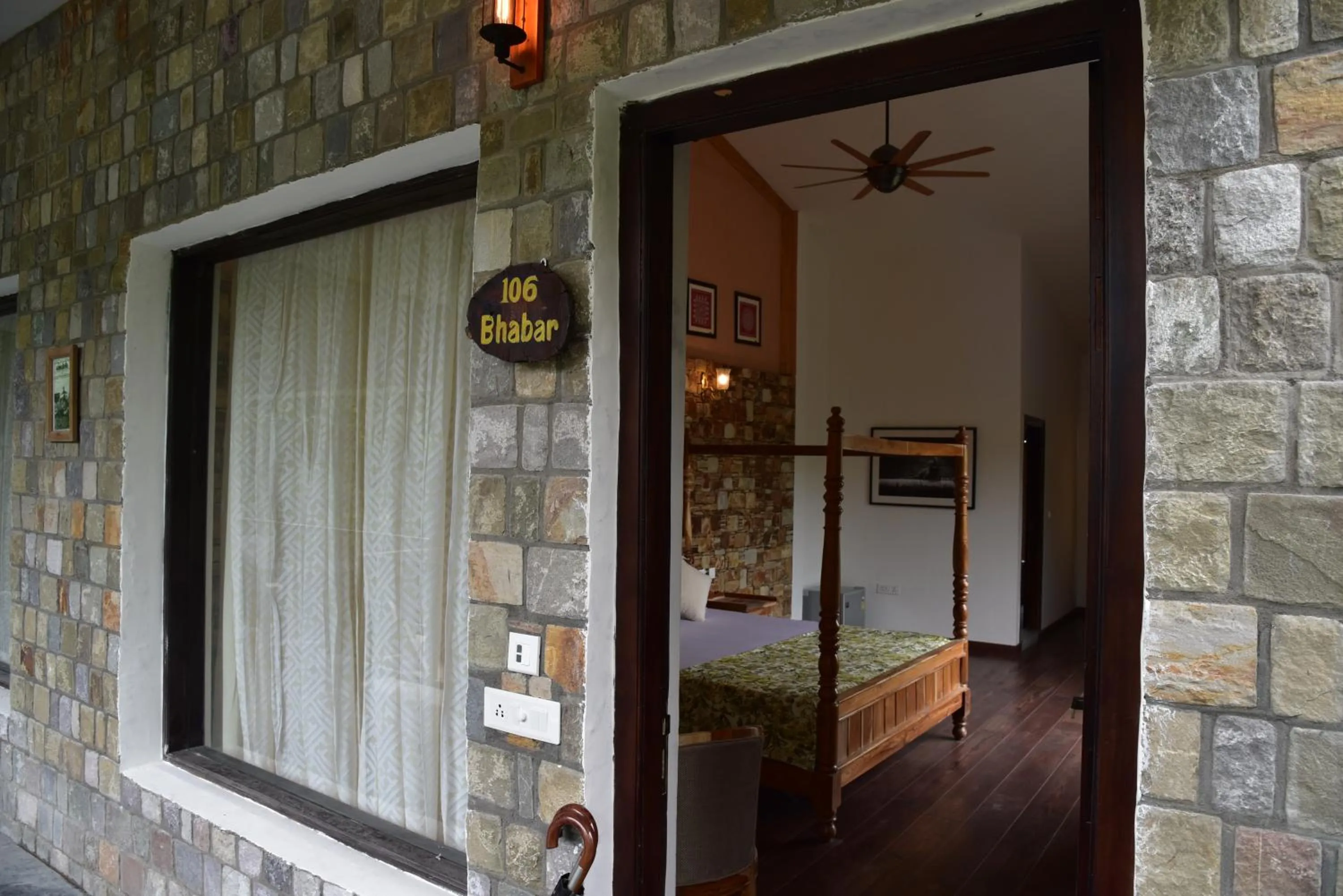 Bedroom, Bed in Tree of Life Vanvilas Riveredge Corbett