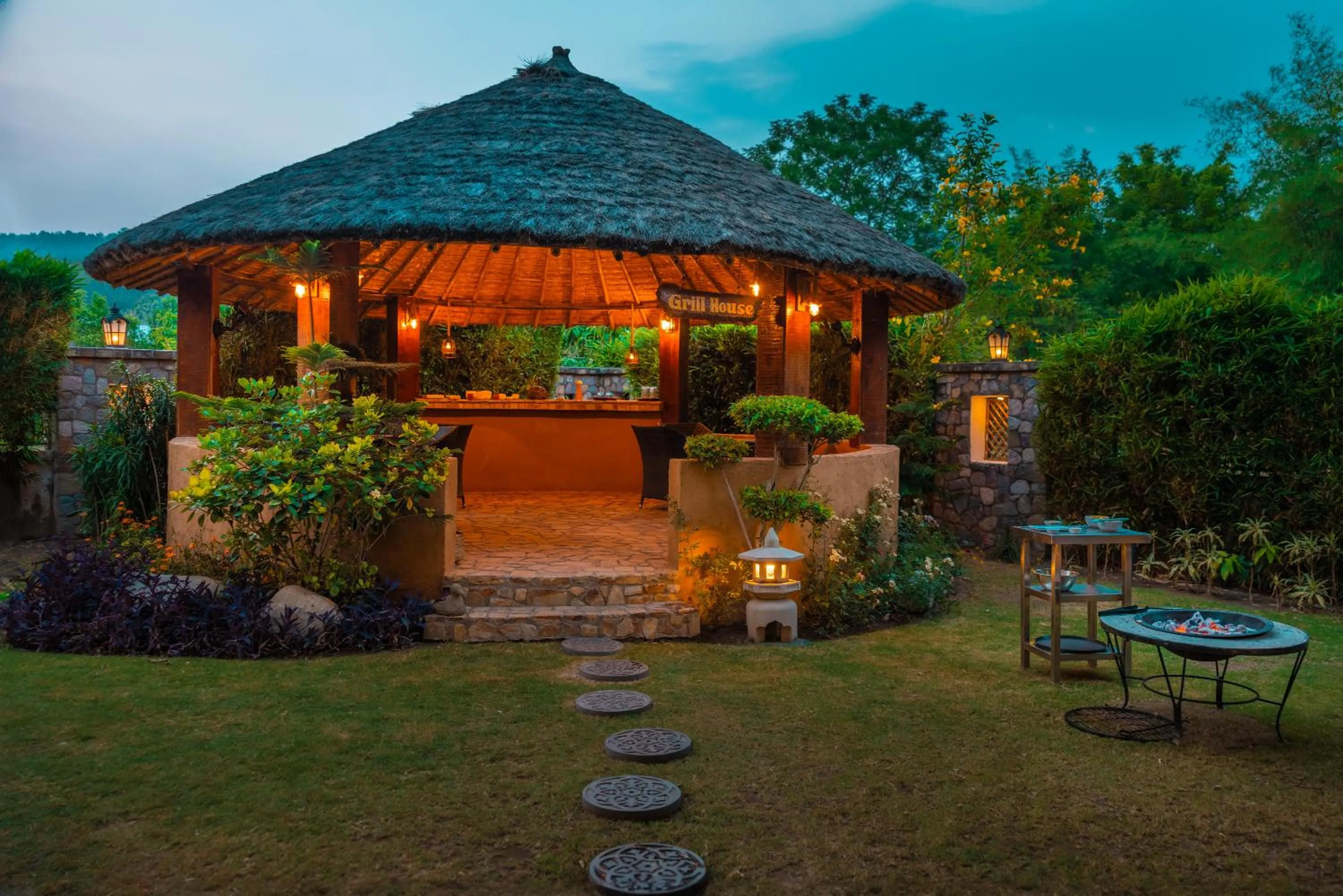 Restaurant/places to eat in Tree of Life Vanvilas Riveredge Corbett