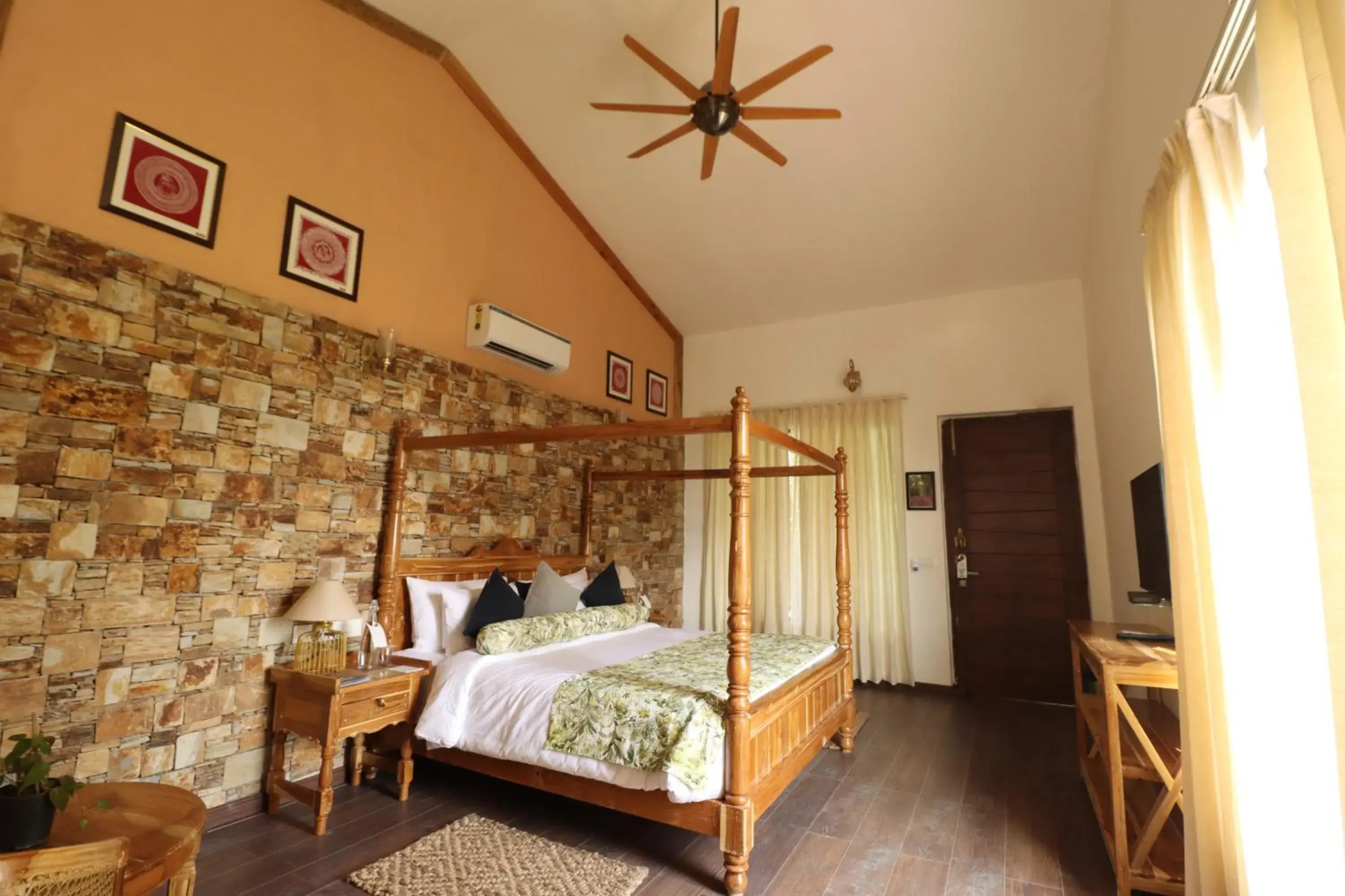 Bed in Tree of Life Vanvilas Riveredge Corbett Bed in Tree of Life Vanvilas Riveredge Corbett