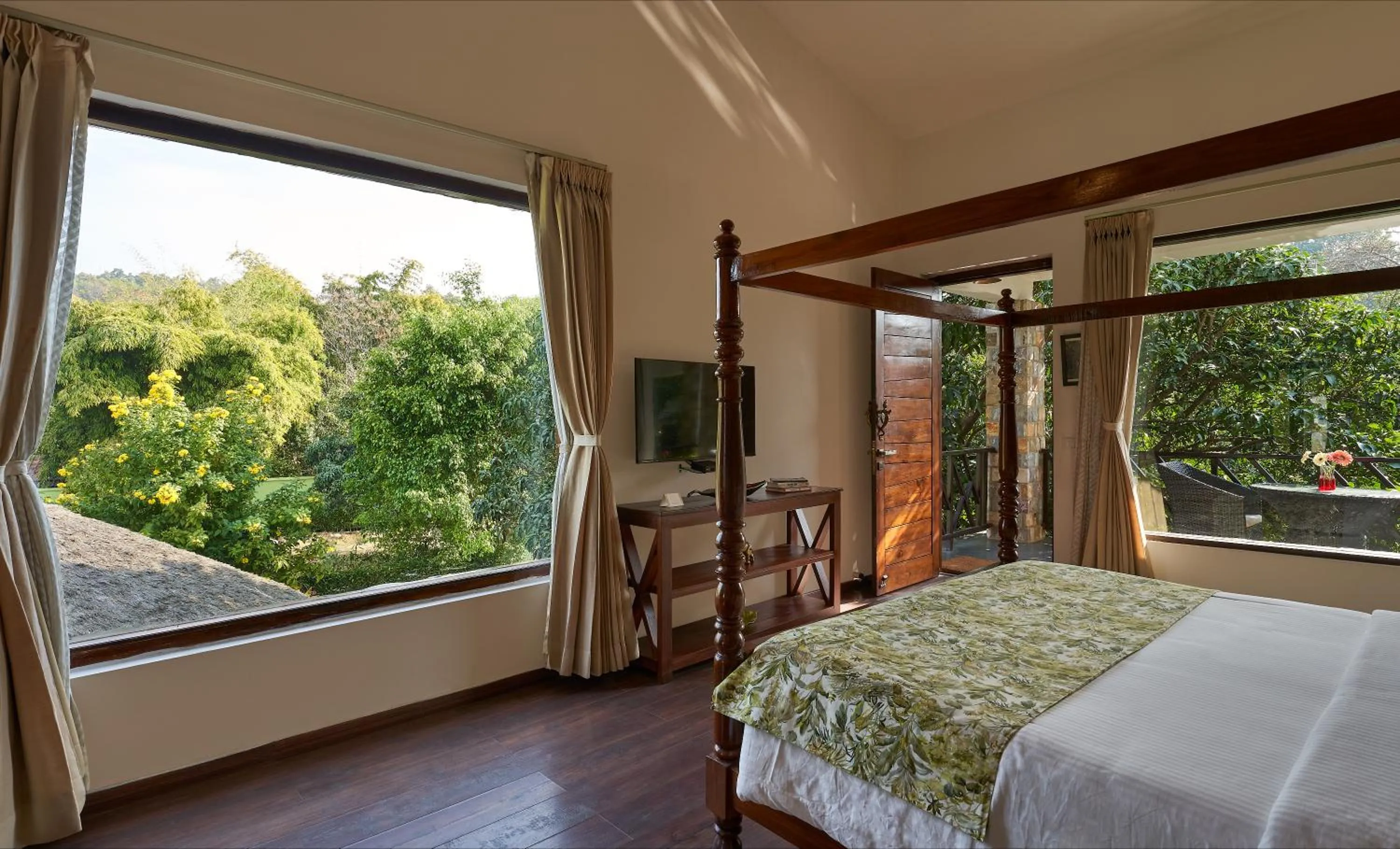 Bedroom, Bed in Tree of Life Vanvilas Riveredge Corbett