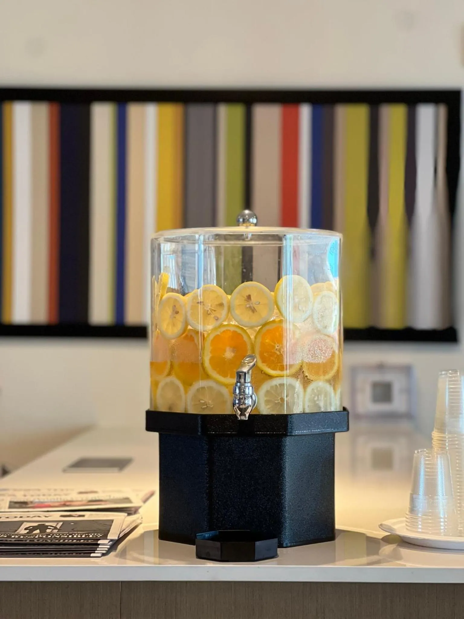 Lobby or reception in Holiday Inn Express & Suites - Ukiah by IHG