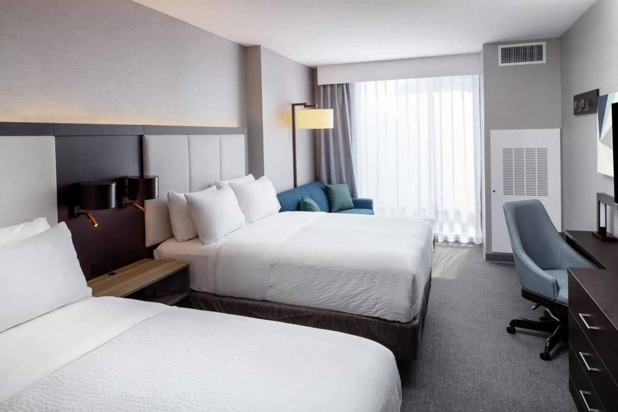 Photo of the whole room, Bed in Holiday Inn Express Washington DC Downtown by IHG Photo of the whole room, Bed in Holiday Inn Express Washington DC Downtown by IHG