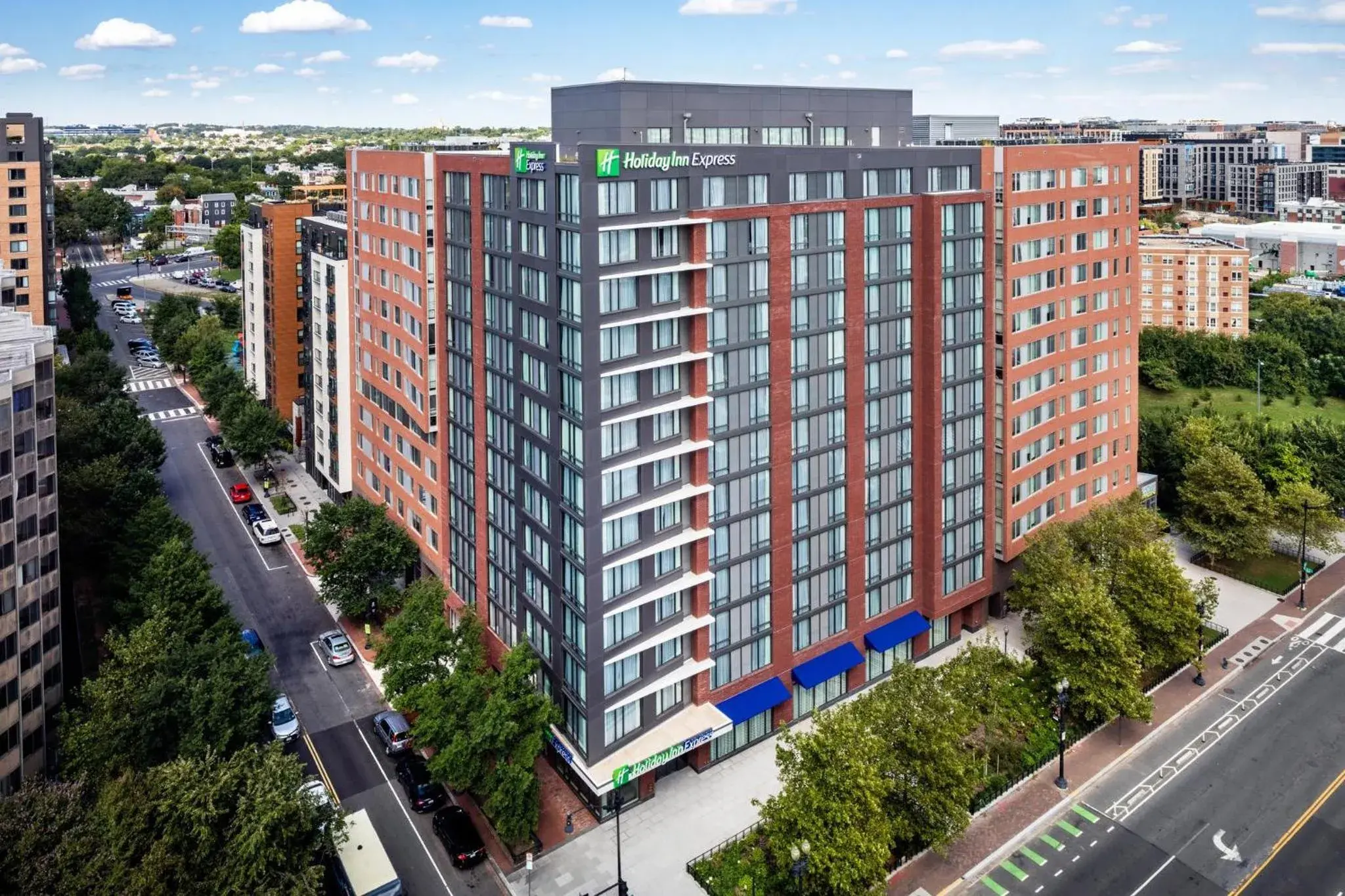 Property building in Holiday Inn Express Washington DC Downtown by IHG Property building in Holiday Inn Express Washington DC Downtown by IHG