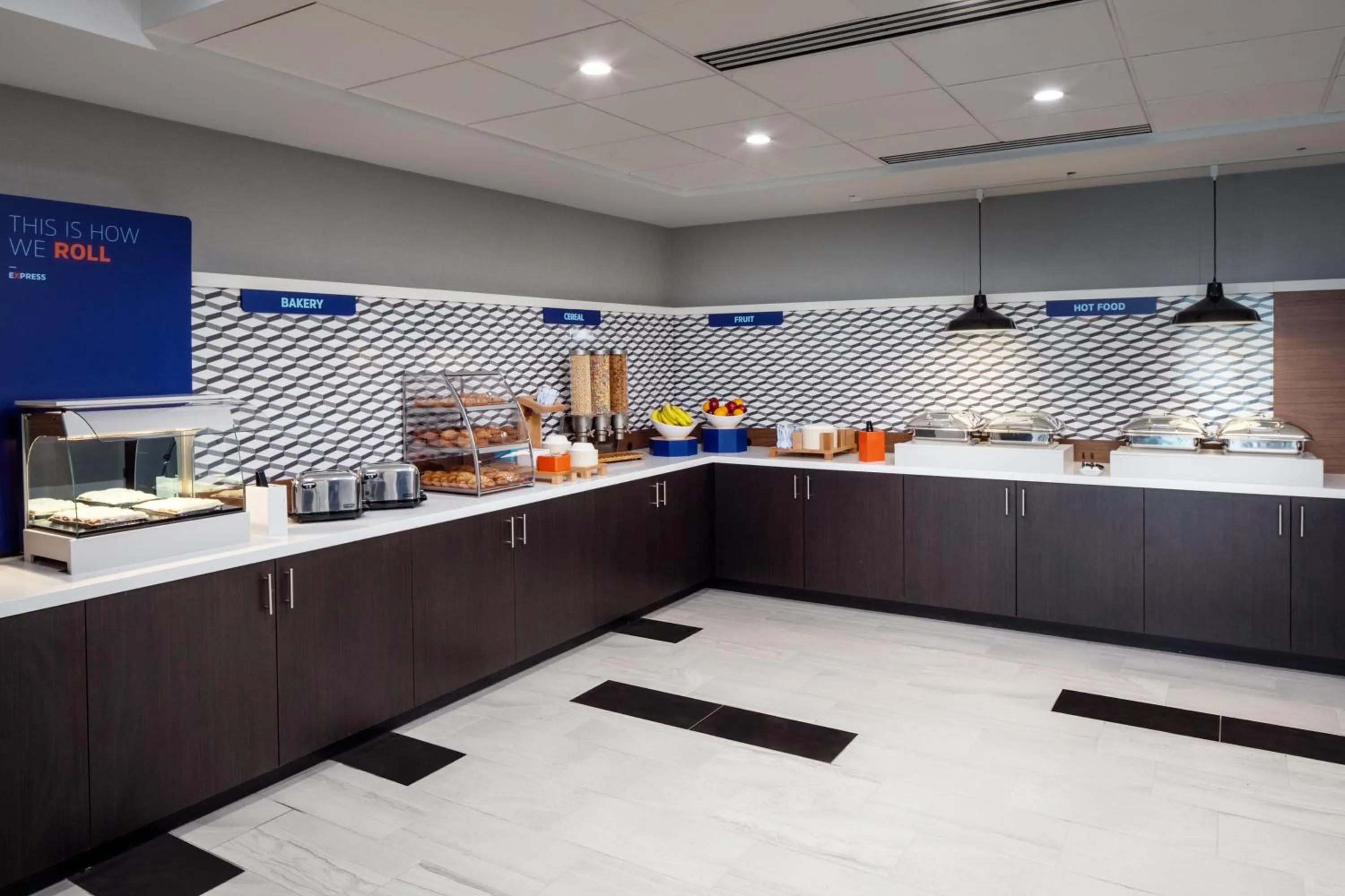 Buffet breakfast in Holiday Inn Express Washington DC Downtown by IHG