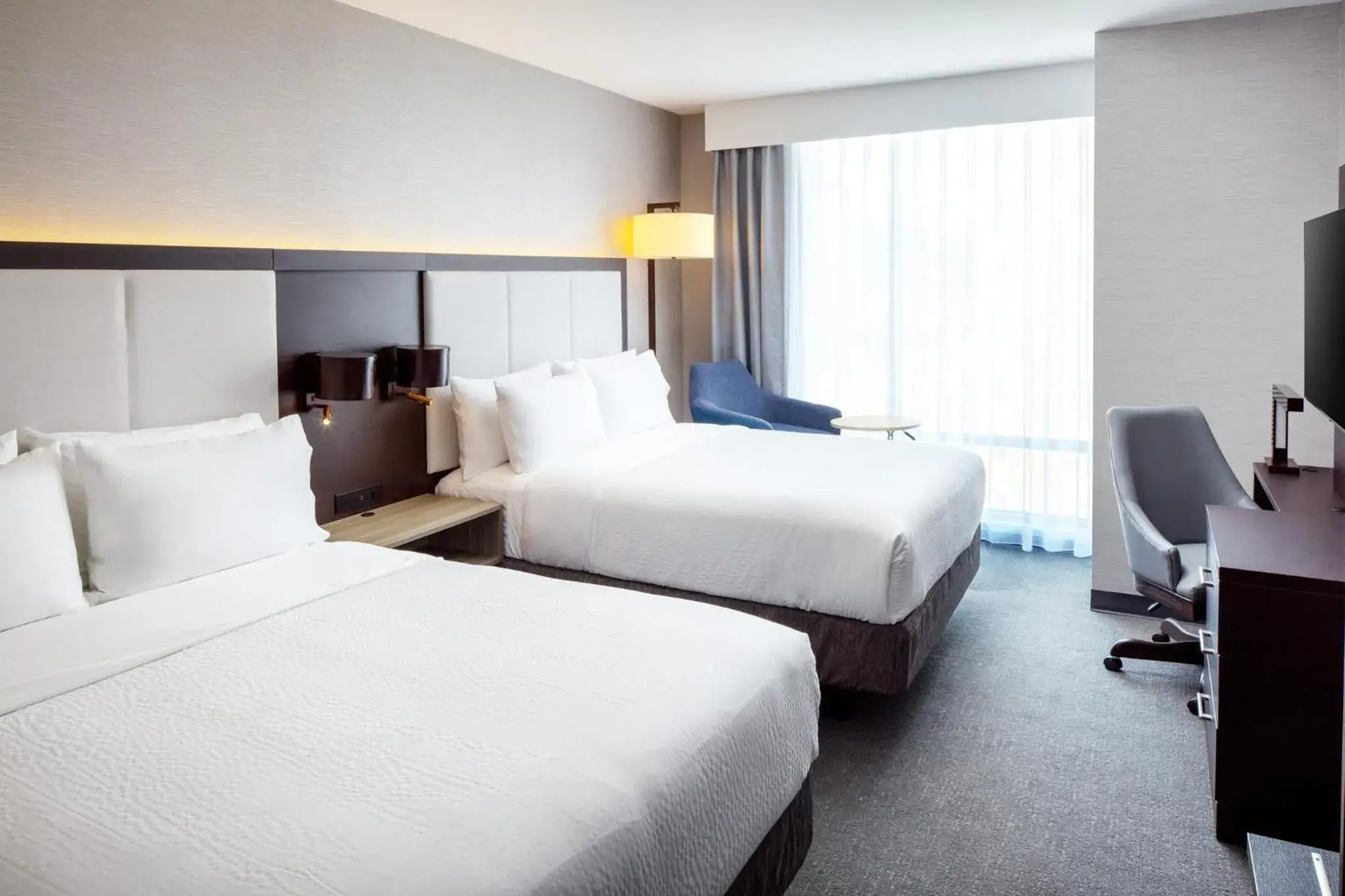 Photo of the whole room, Bed in Holiday Inn Express Washington DC Downtown by IHG Photo of the whole room, Bed in Holiday Inn Express Washington DC Downtown by IHG