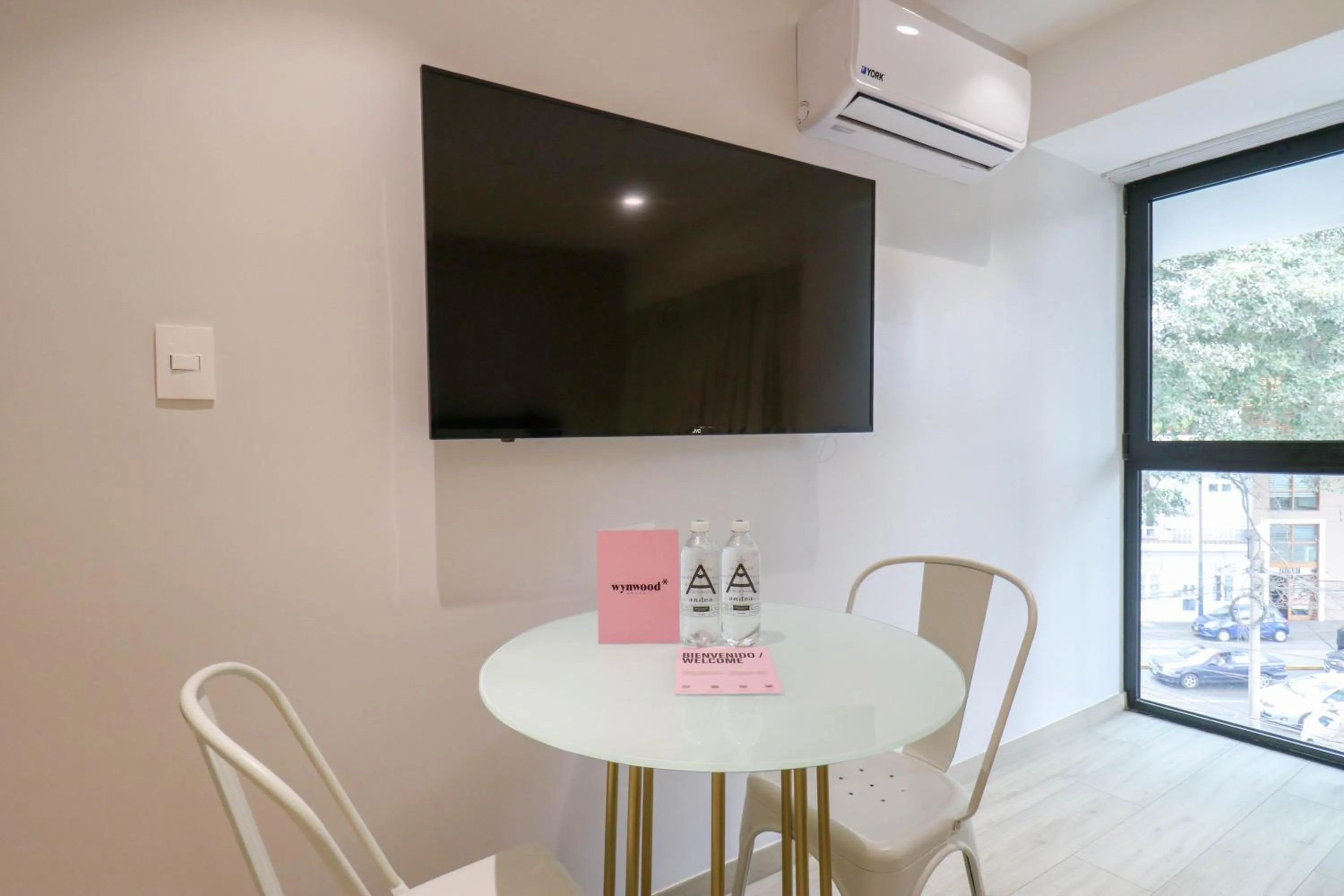 Dining area in Primera Parada By Wynwood House