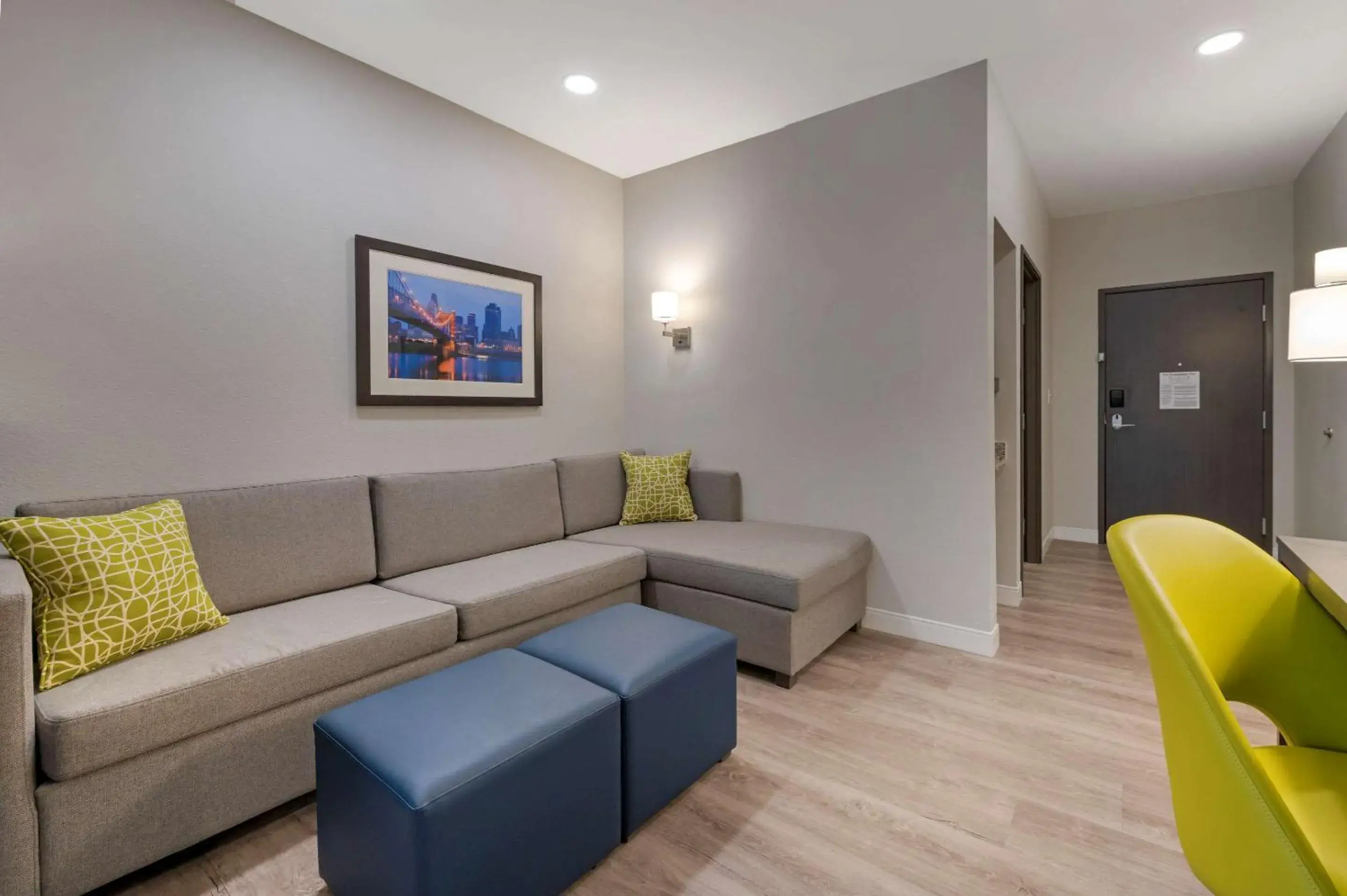 Photo of the whole room in Comfort Suites Cincinnati University - Downtown Photo of the whole room in Comfort Suites Cincinnati University - Downtown