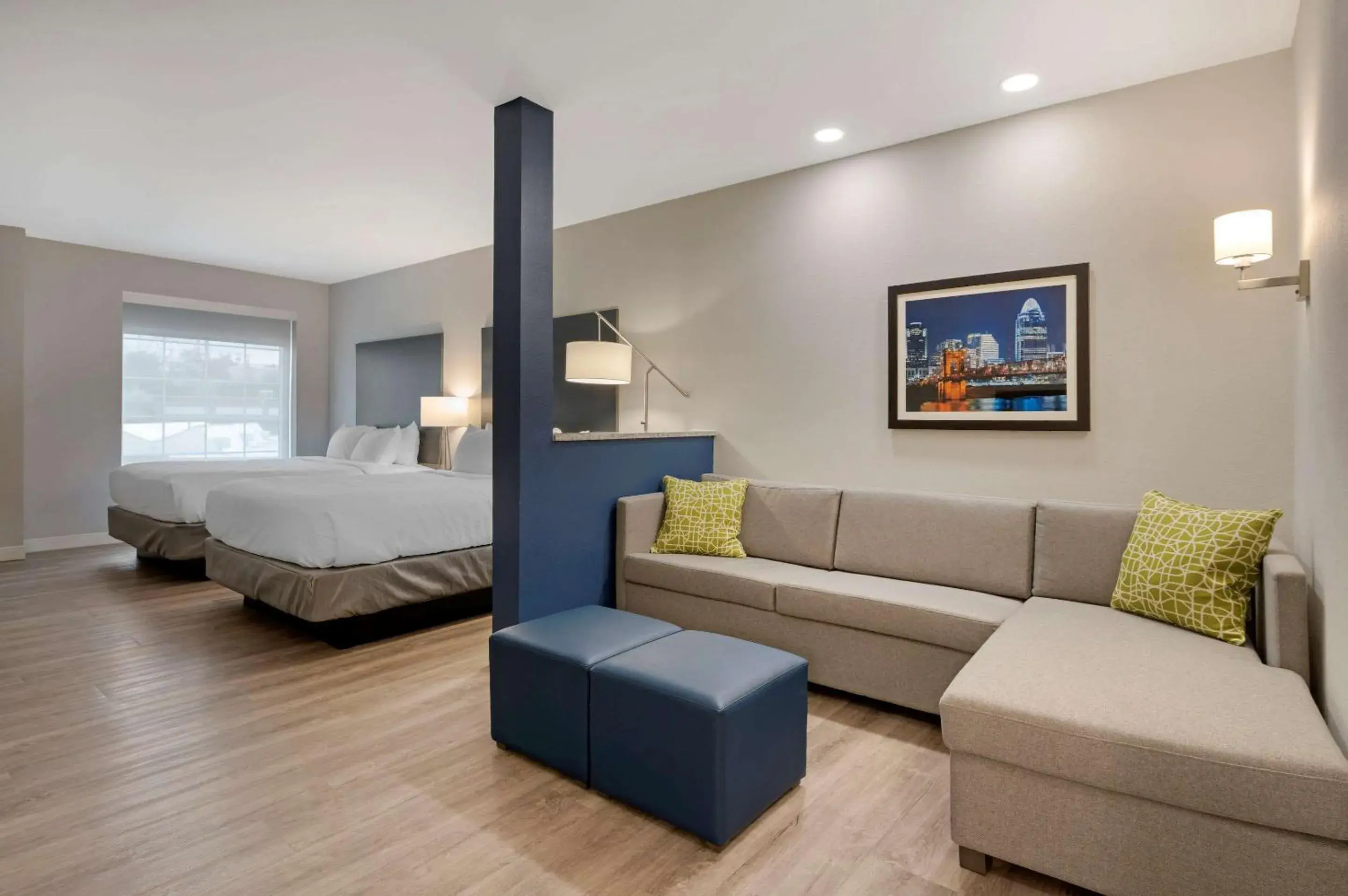 Photo of the whole room, Bed in Comfort Suites Cincinnati University - Downtown Photo of the whole room, Bed in Comfort Suites Cincinnati University - Downtown