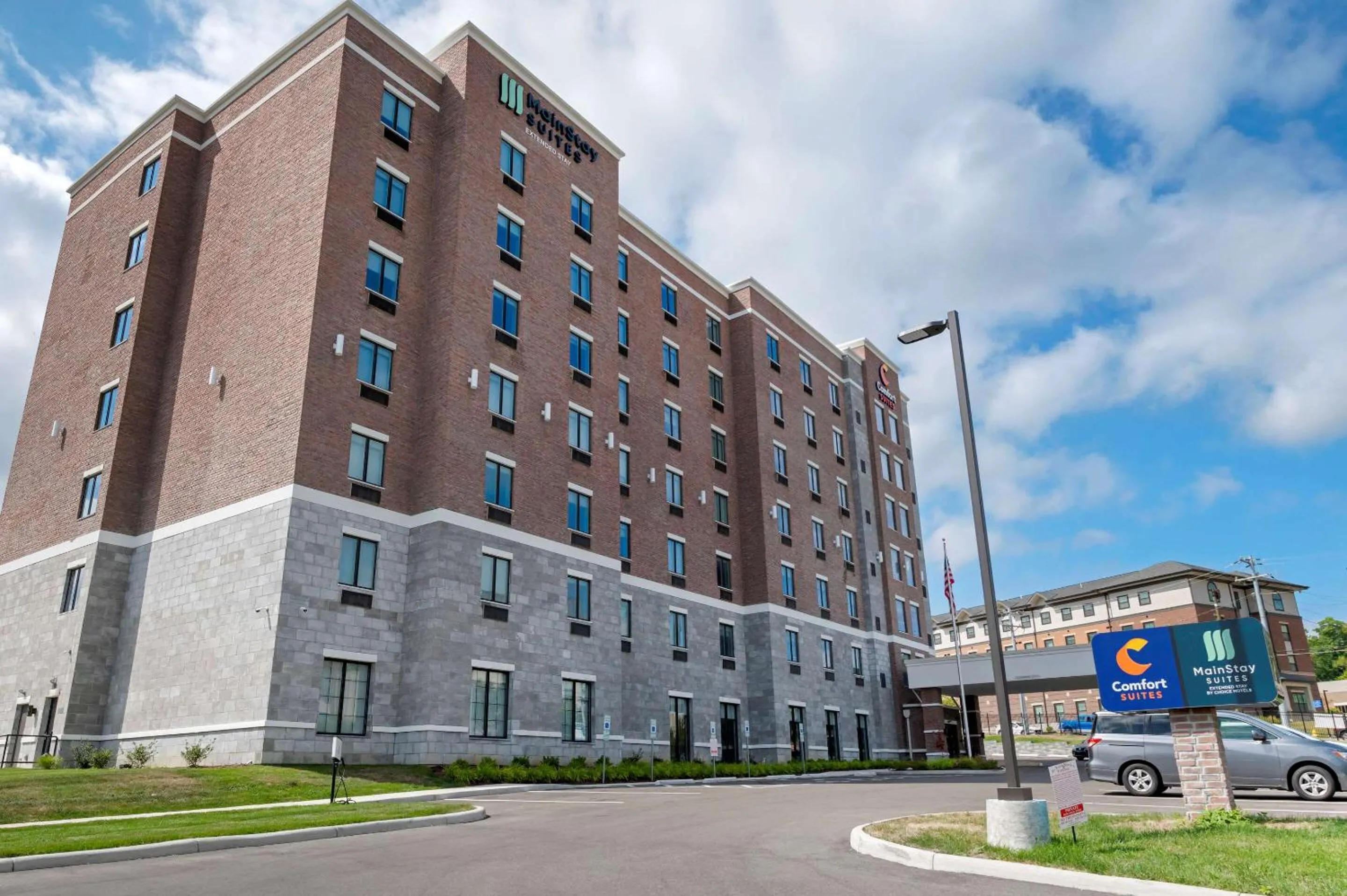 Property building in Comfort Suites Cincinnati University - Downtown