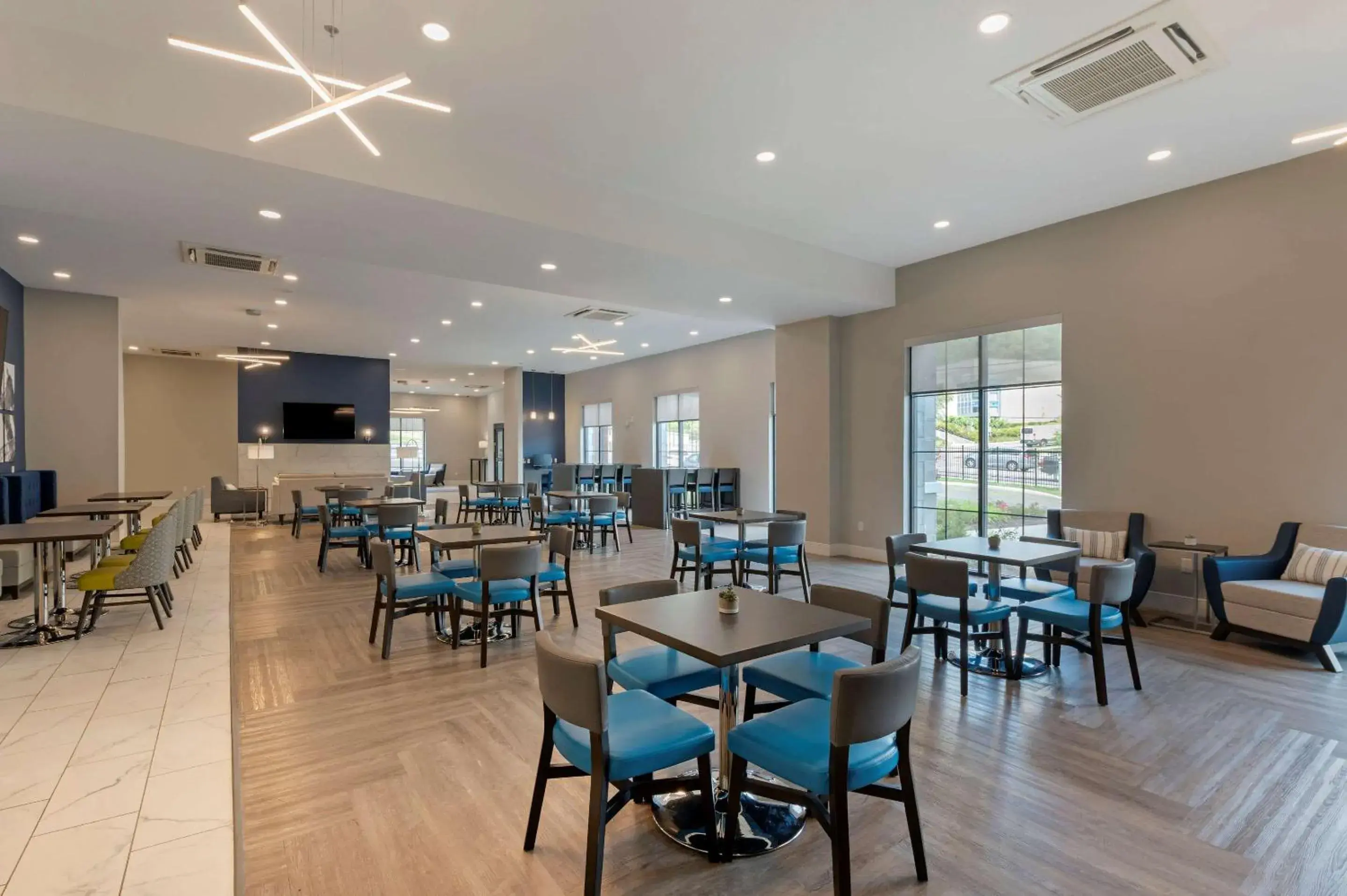 Restaurant/places to eat in MainStay Suites Cincinnati University - Uptown Restaurant/places to eat in MainStay Suites Cincinnati University - Uptown