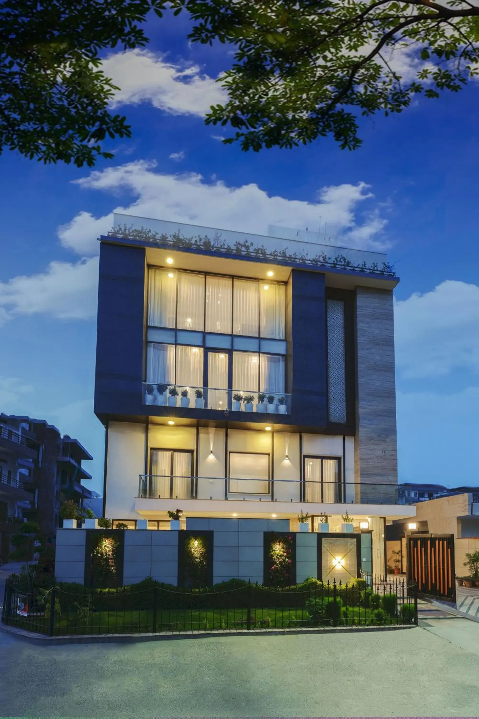 Facade/entrance, Property Building in Comfort Inn Dhaliwals, Gurgaon