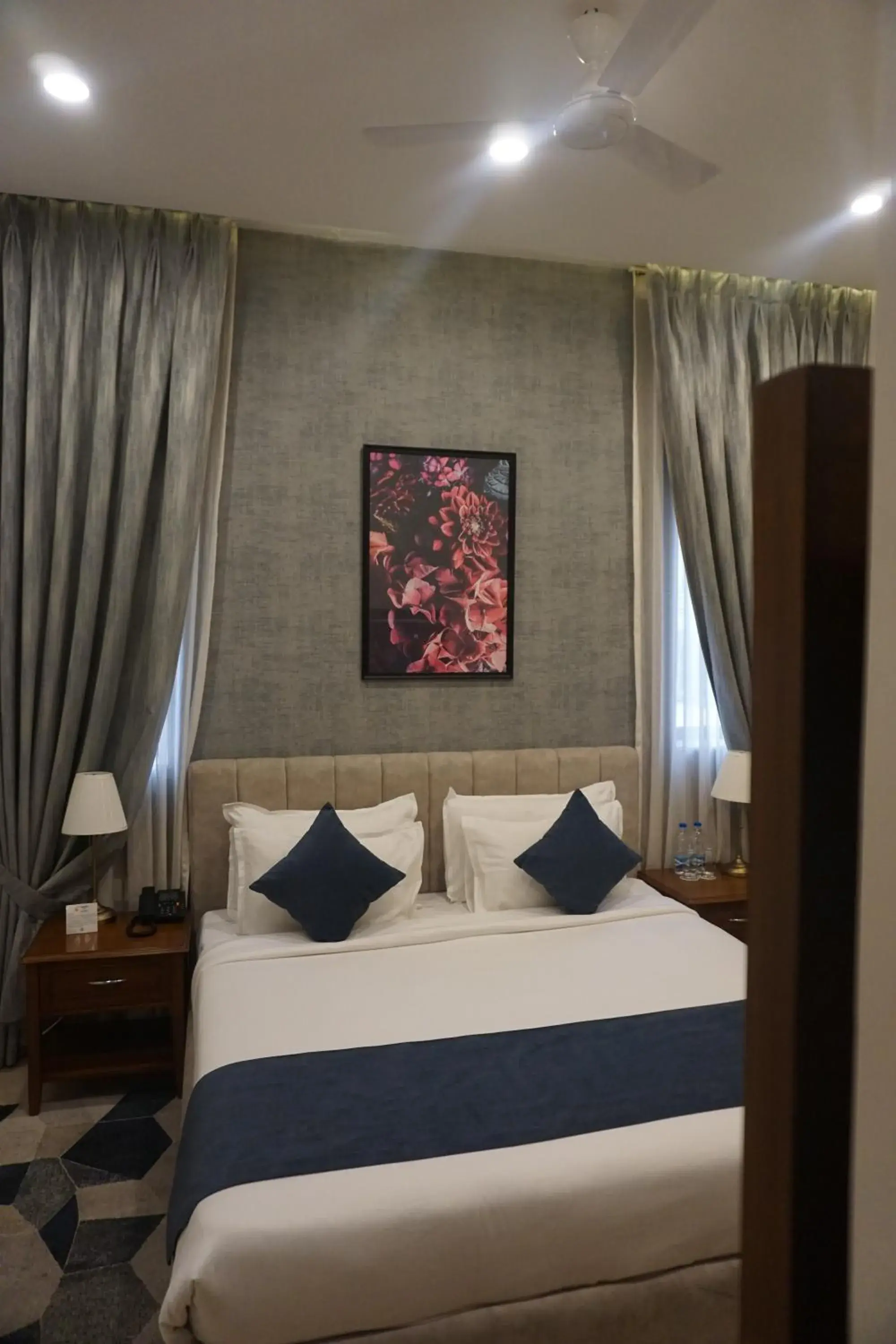 Bedroom in Comfort Inn Dhaliwals, Gurgaon