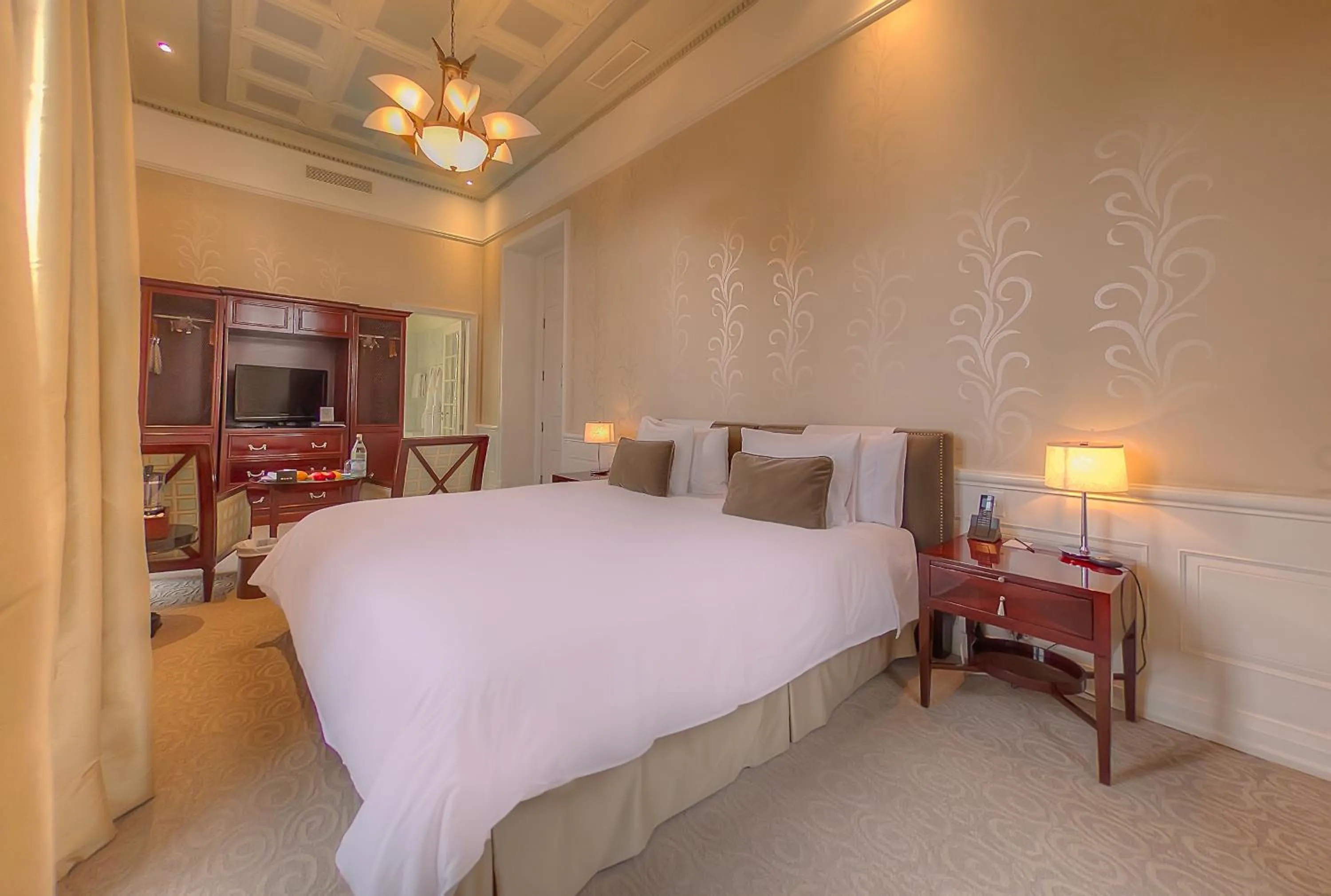 Bedroom, Bed in Hotel Casa Gangotena