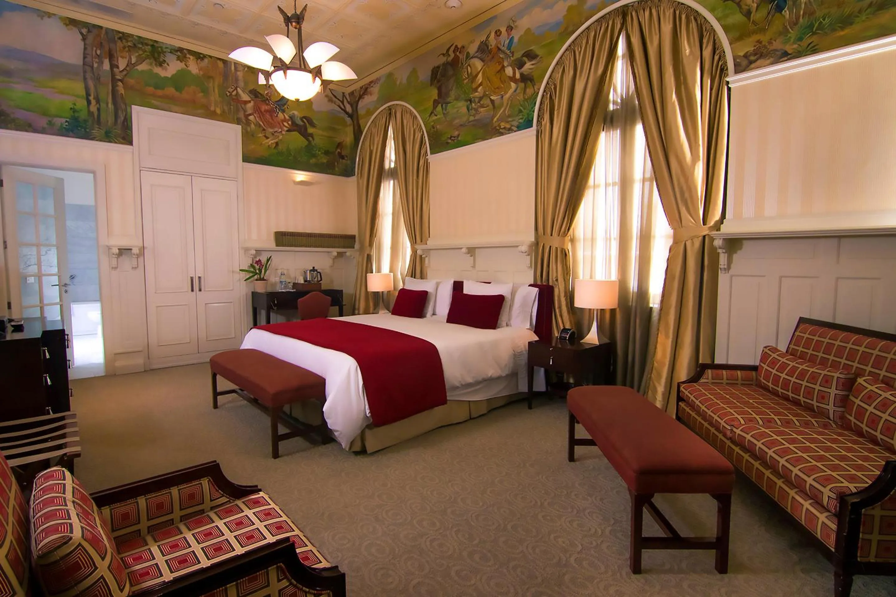 Photo of the whole room, Bed in Hotel Casa Gangotena