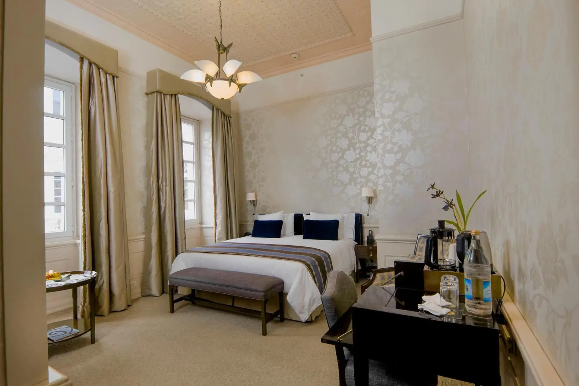 Deluxe Double Room in Hotel Casa Gangotena Deluxe Double Room in Hotel Casa Gangotena