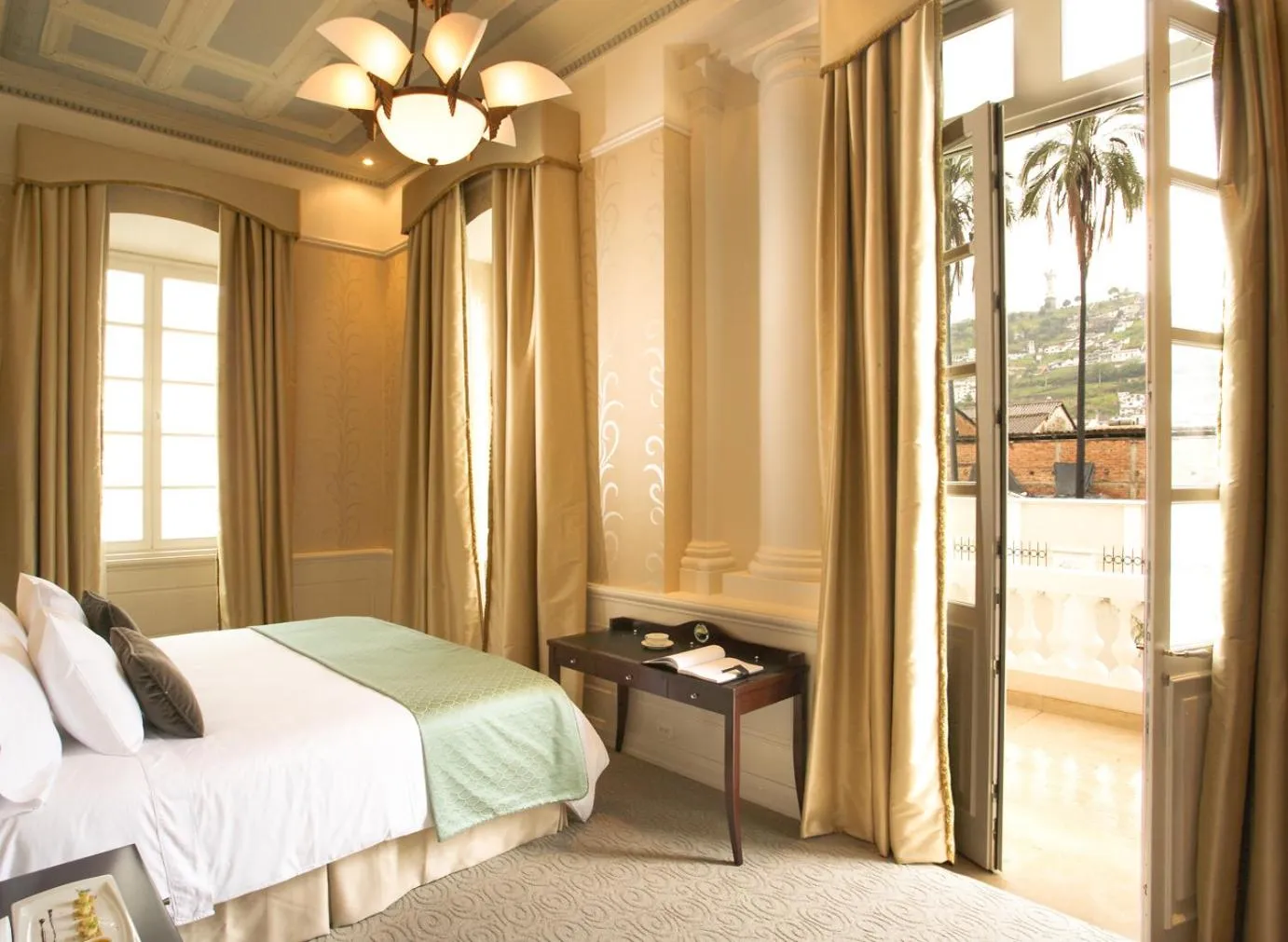 Bedroom, Bed in Hotel Casa Gangotena