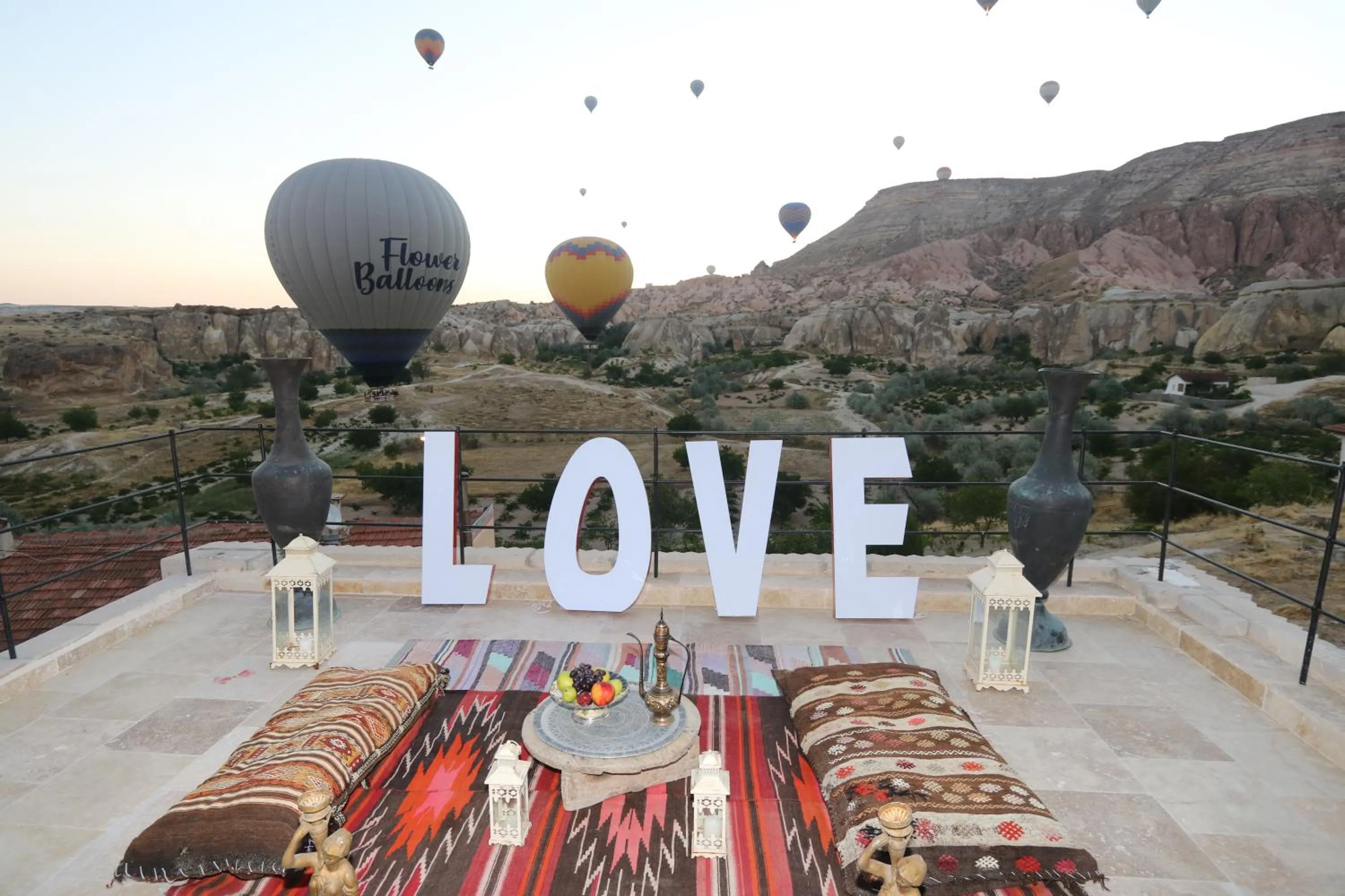 Food and drinks in Underground Cave Suites Hotel