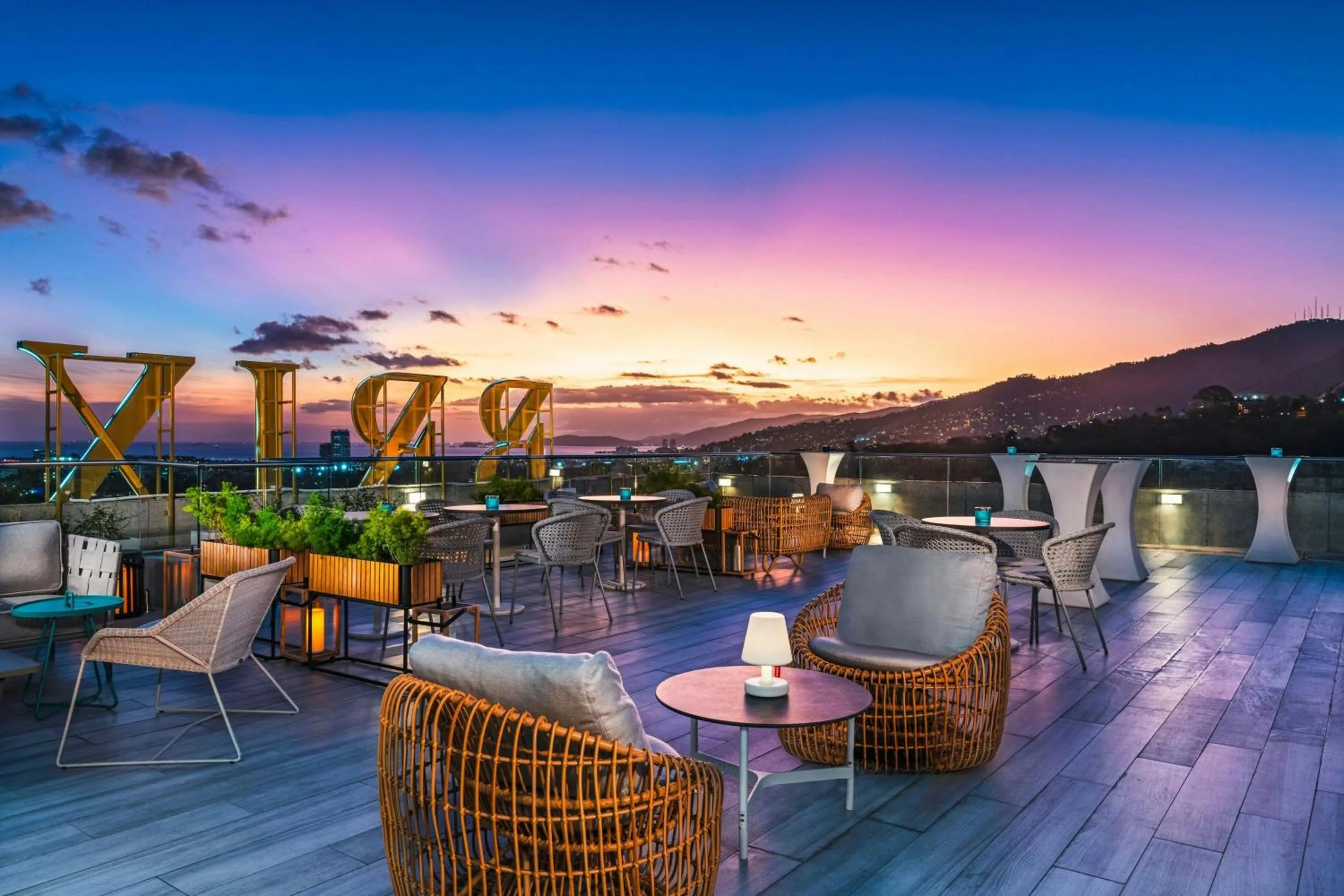 Lounge or bar in The BRIX Autograph Collection