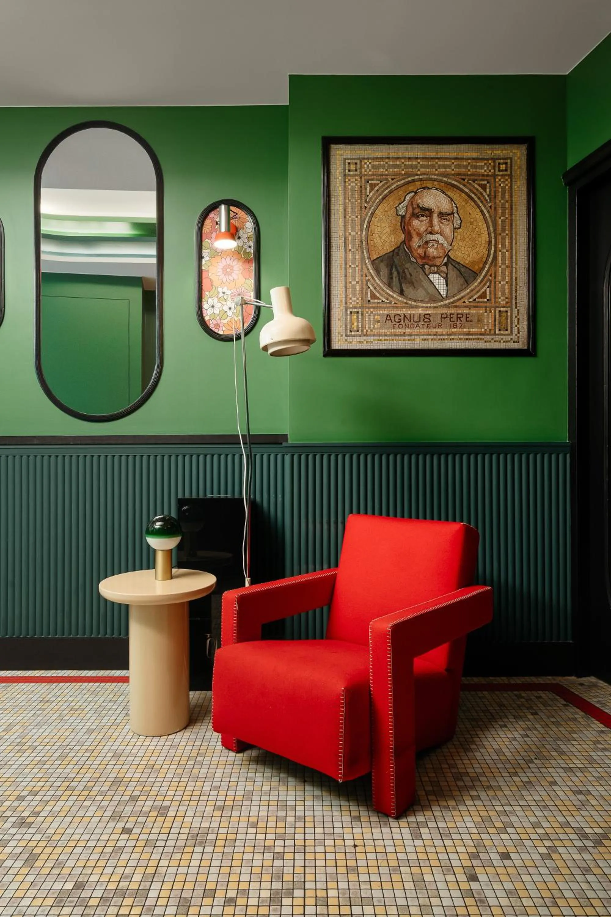 Facade/entrance in My Maison In Paris - Louvre