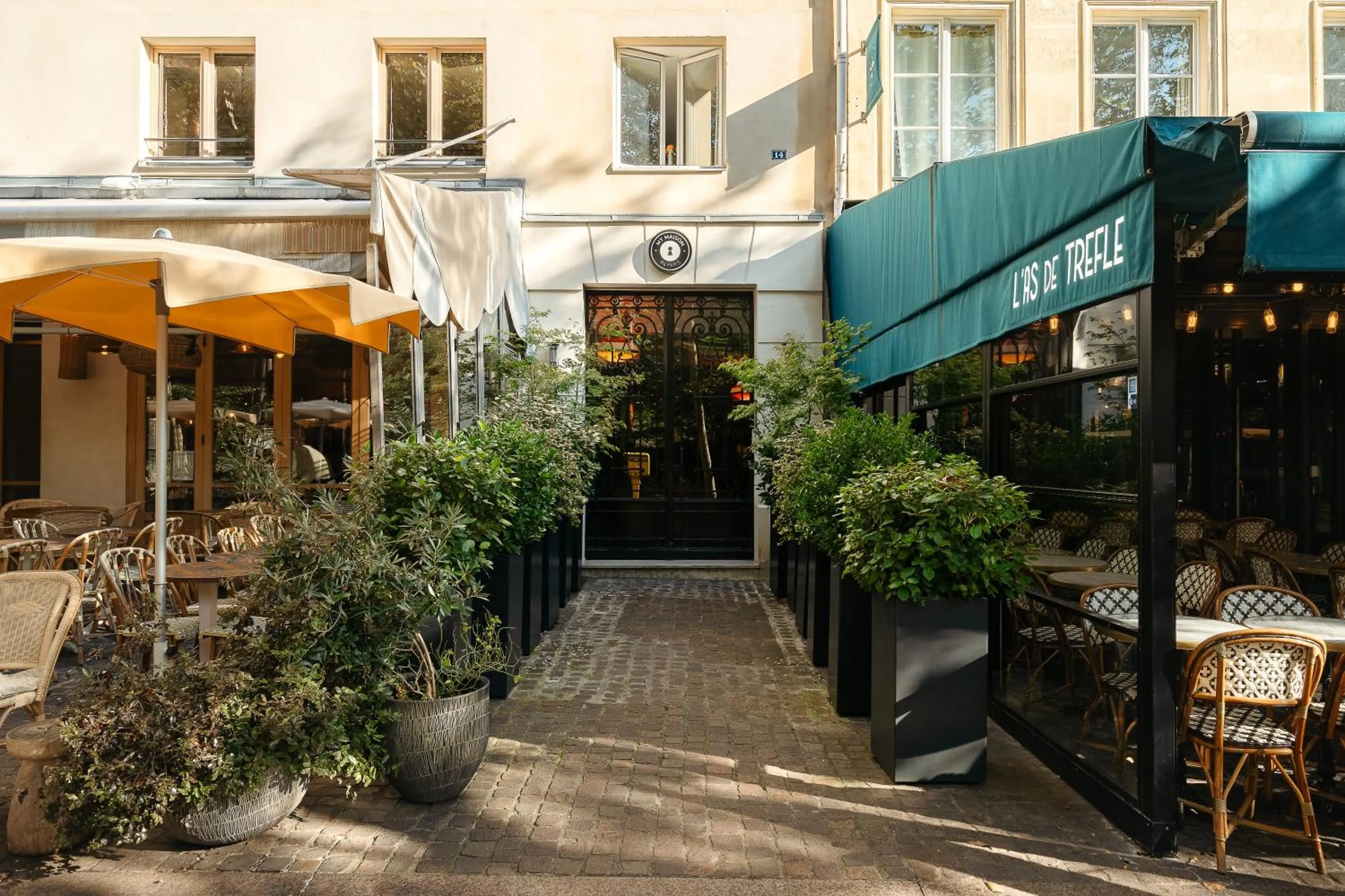Facade/entrance in My Maison In Paris - Louvre