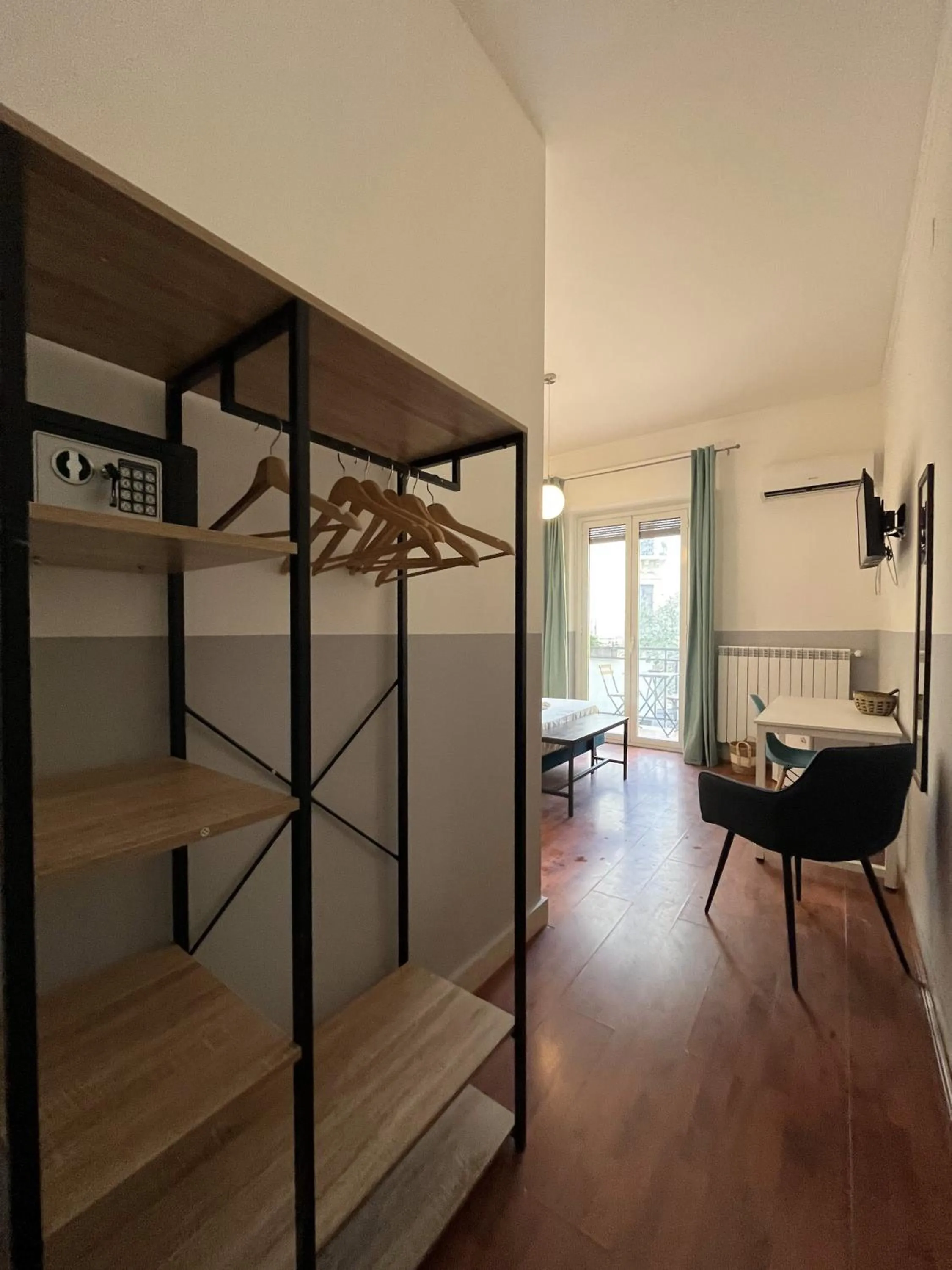 Kitchen or kitchenette in Dante Suites