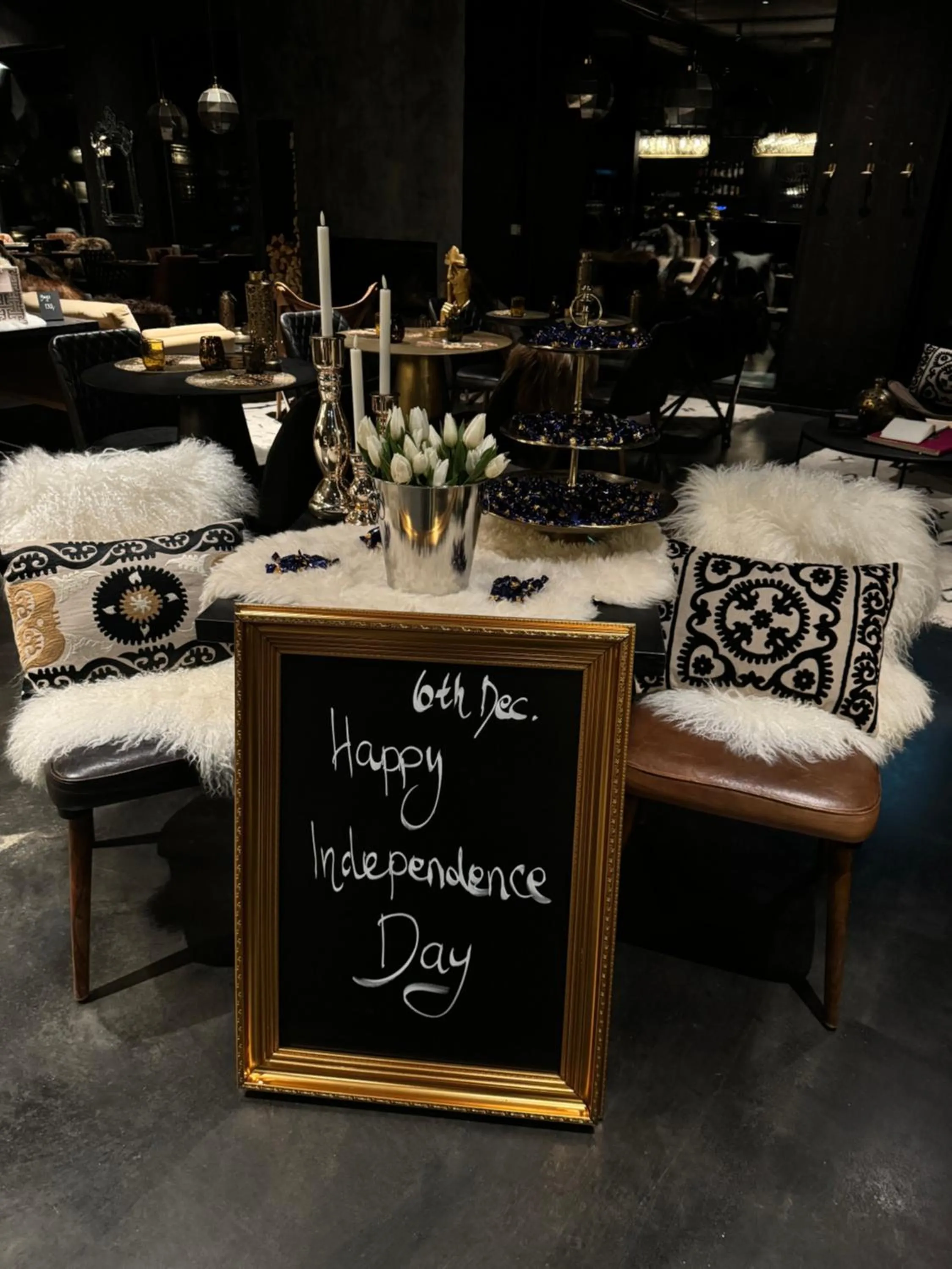 Restaurant/places to eat in Aurora Queen Resort Igloos