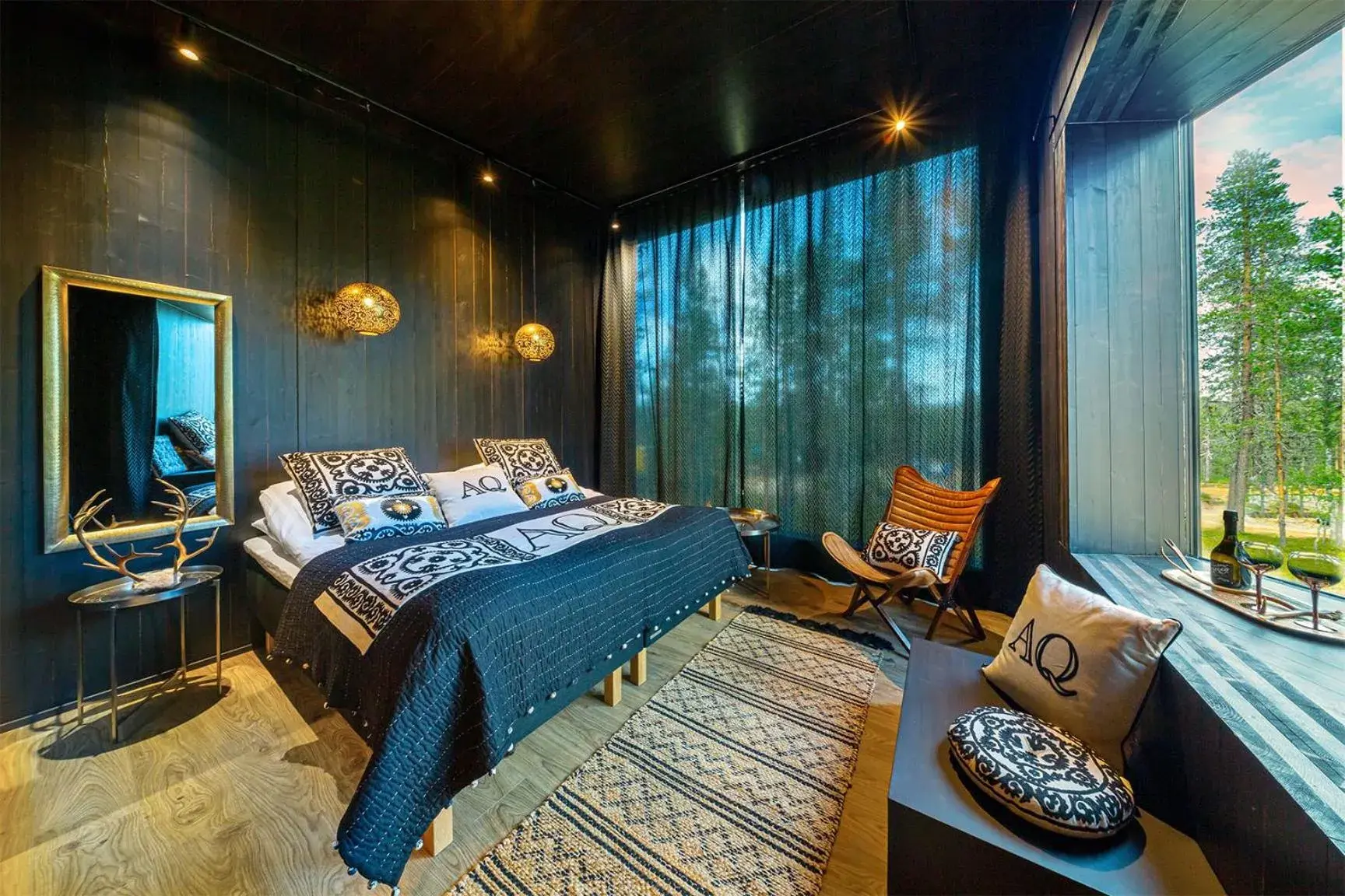 Deluxe King Suite with Sauna in Aurora Queen Resort Igloos Deluxe King Suite with Sauna in Aurora Queen Resort Igloos