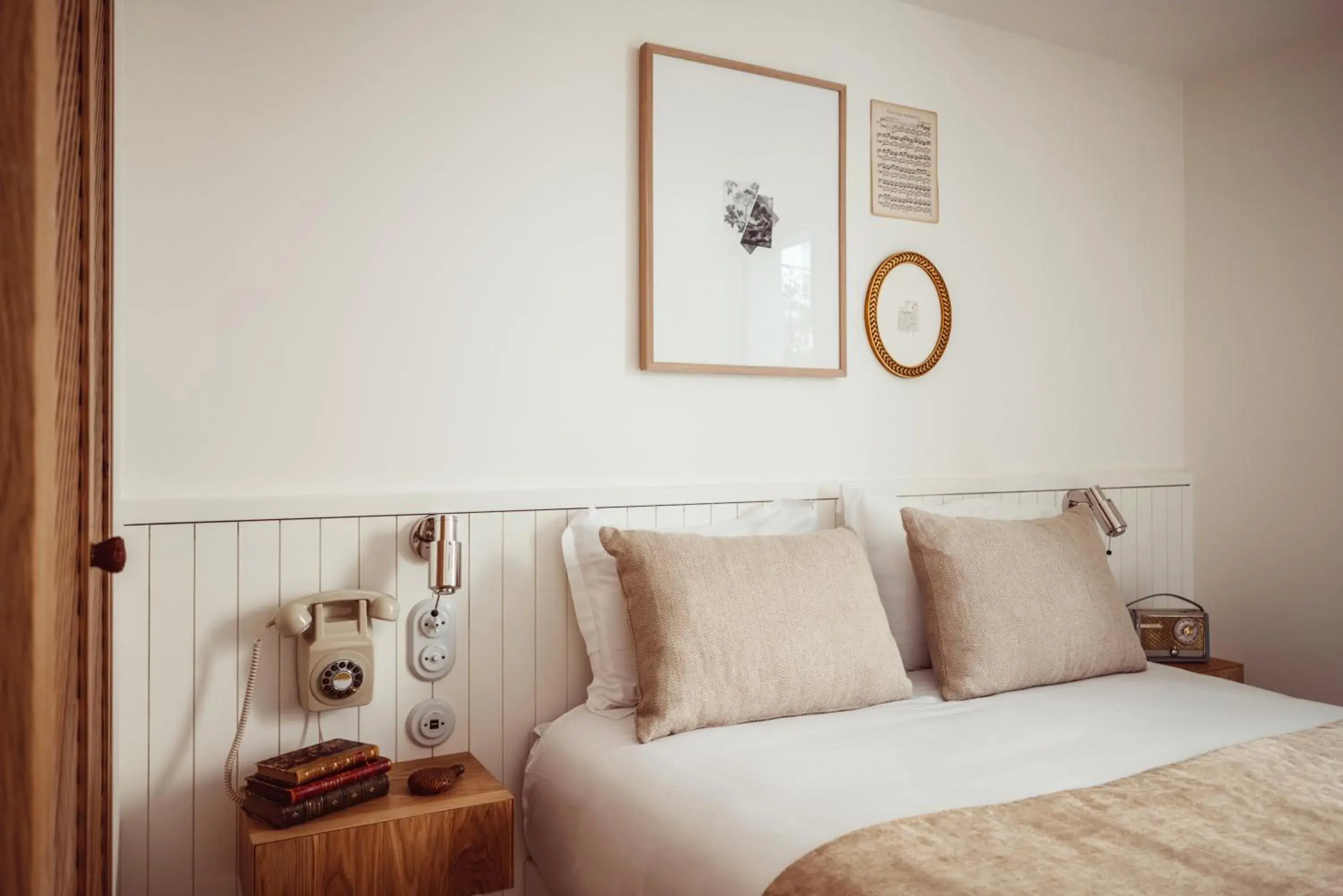 Bedroom, Bed in Hôtel Monsieur Aristide Bedroom, Bed in Hôtel Monsieur Aristide