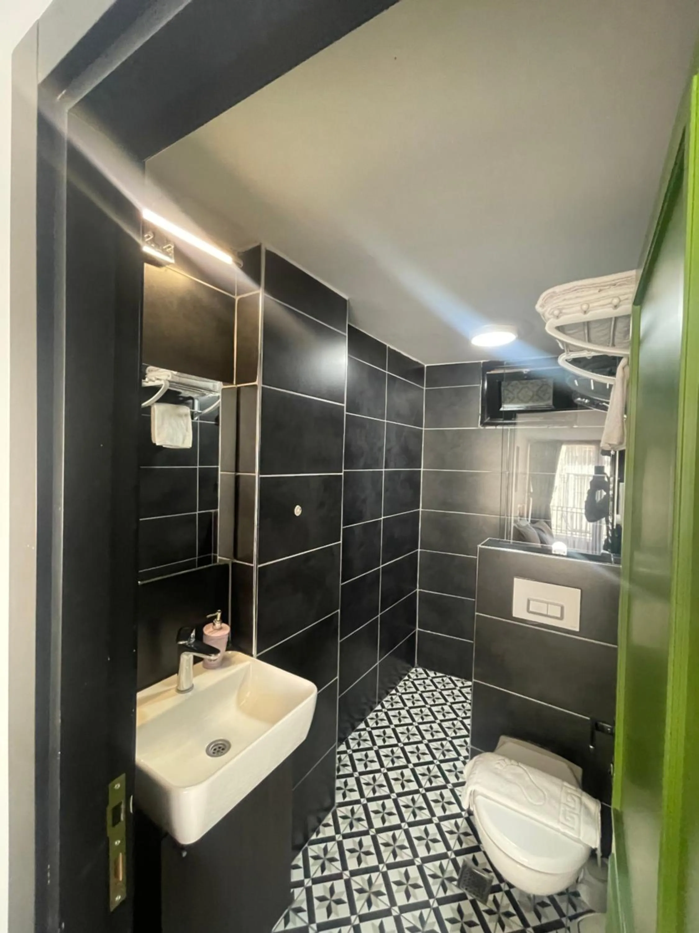 Shower in TAKSiM PARK HOTEL