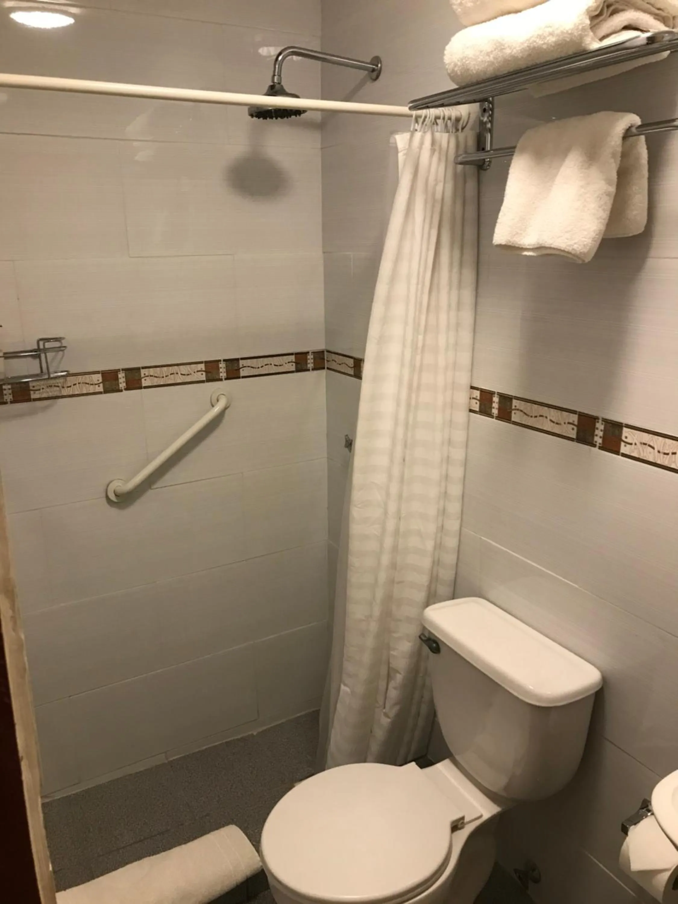 Bathroom in Hotel Luanco