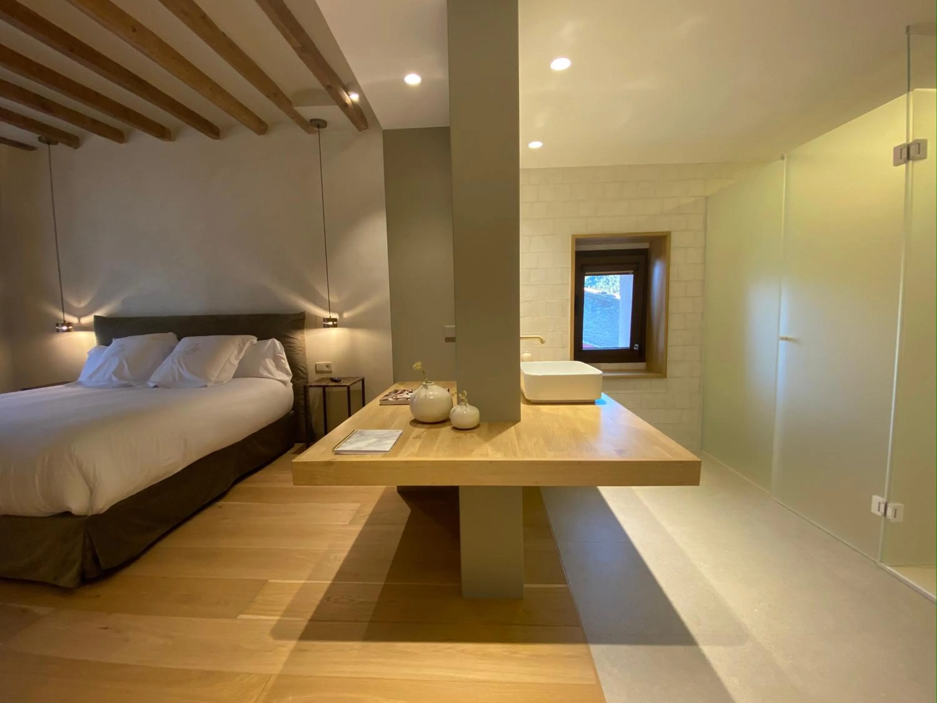 Photo of the whole room, Bed in Casa Llobera 1792