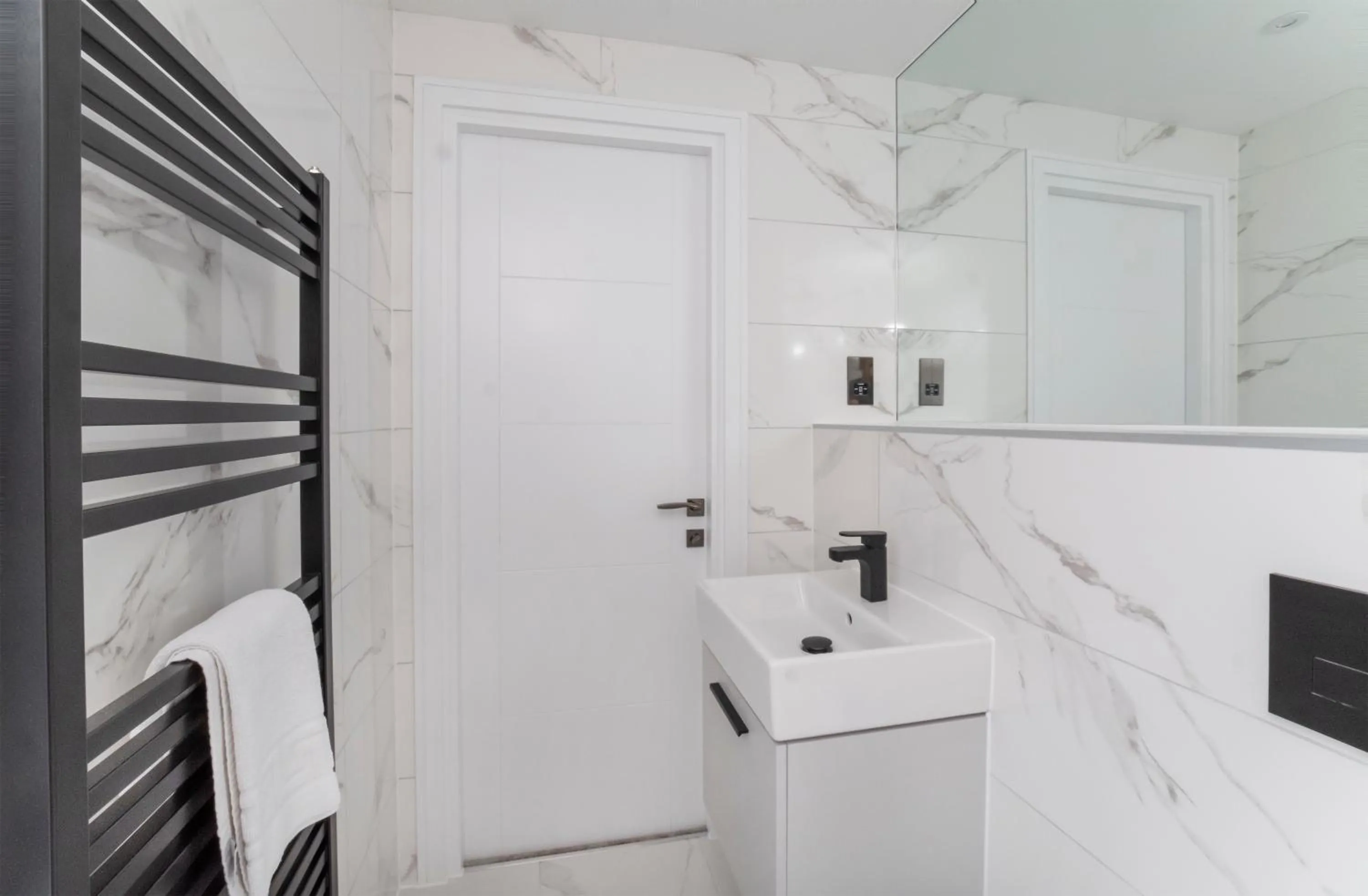 Bathroom in Bootham House Apartment 7-Minster Views & Free Parking