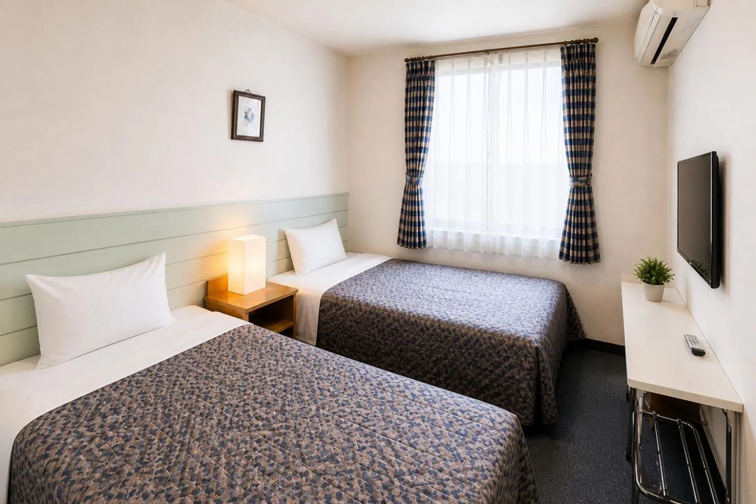 Bed in Hakuba King Hotel