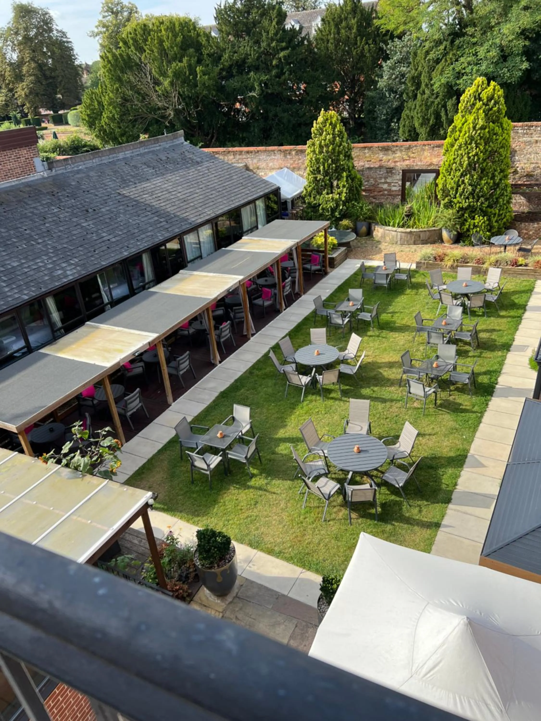 Property building in Kings Hotel