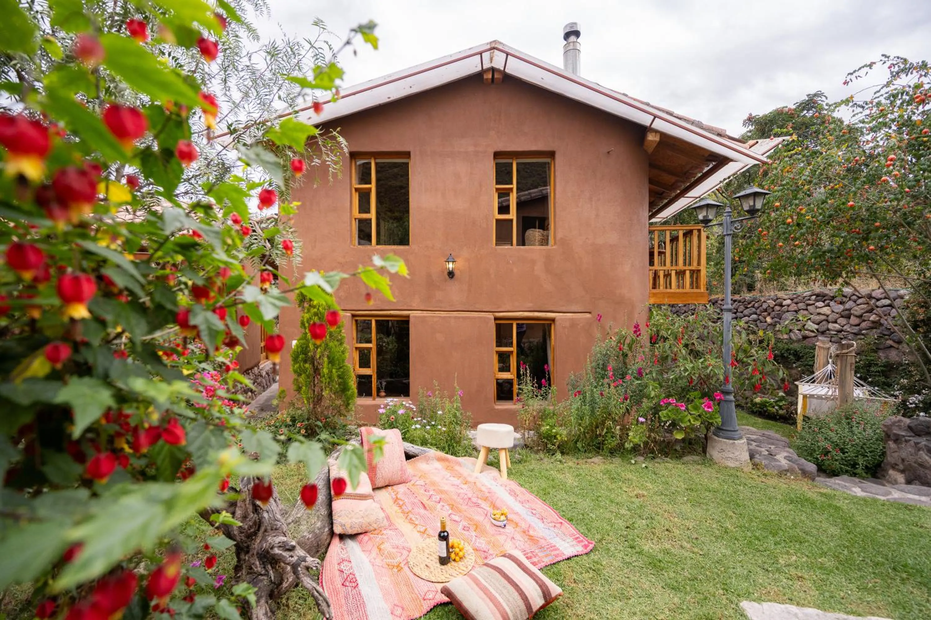 Facade/entrance in Unuwasi Hotel & Villa
