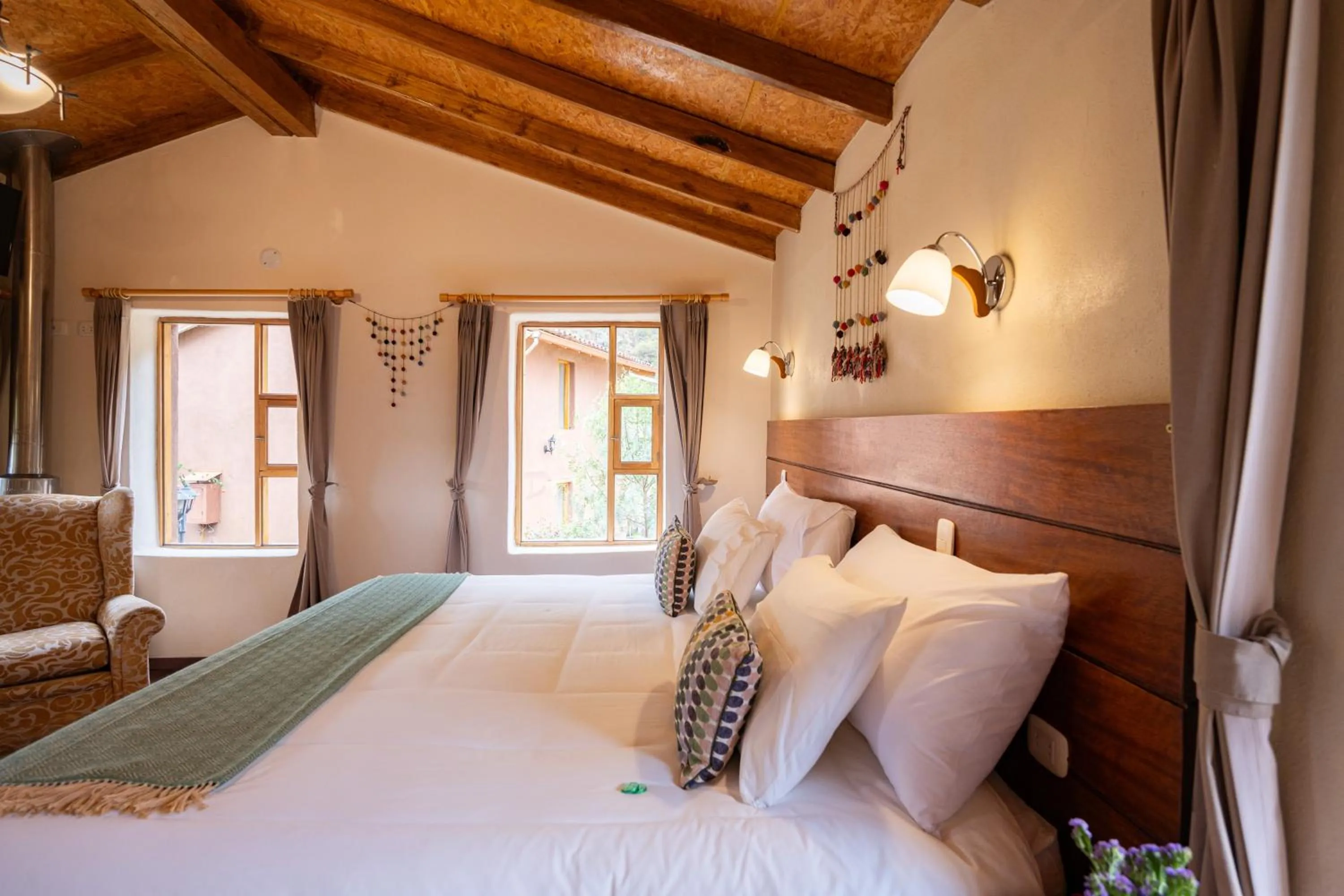 Bed in Unuwasi Hotel & Villa