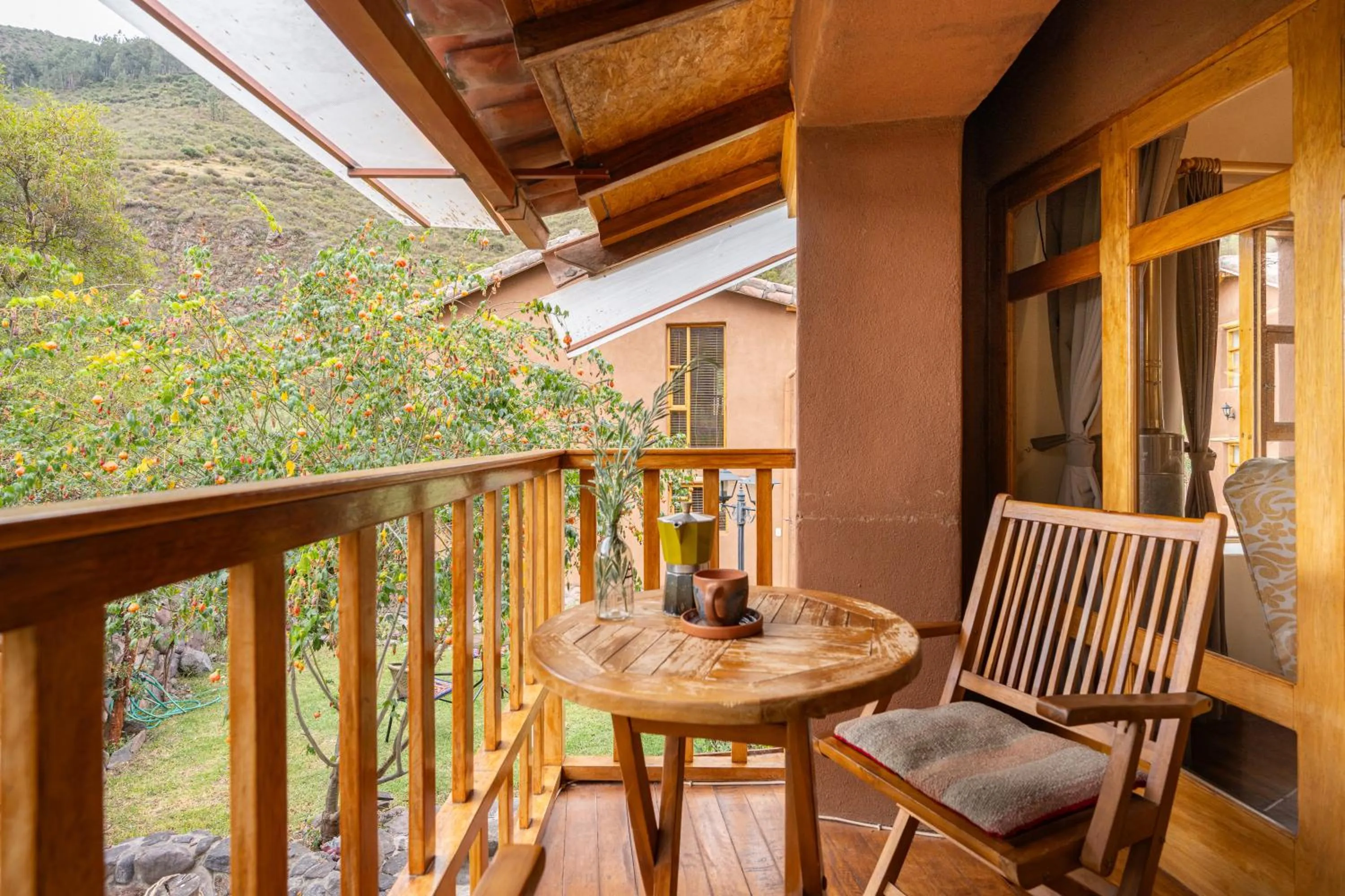 Patio in Unuwasi Hotel & Villa