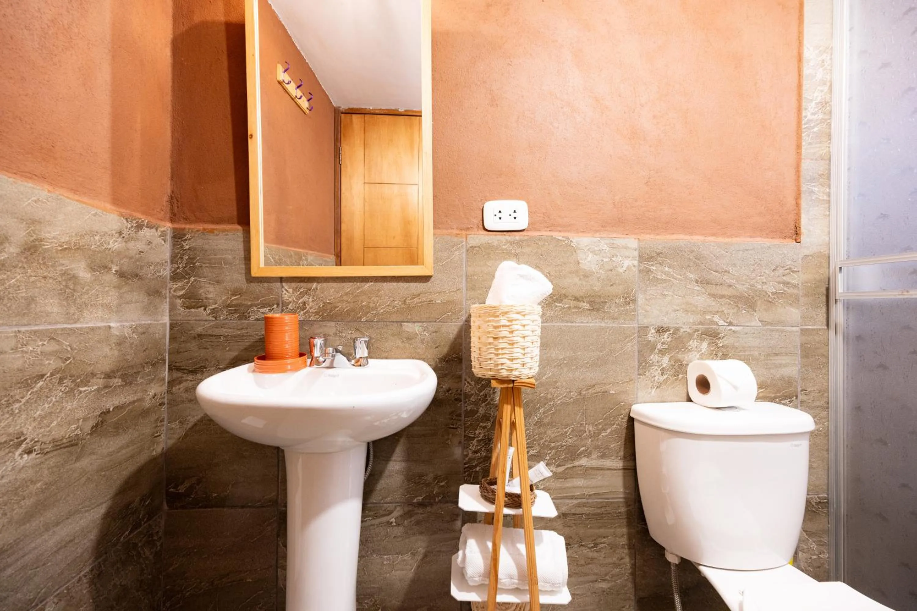 Toilet in Unuwasi Hotel & Villa