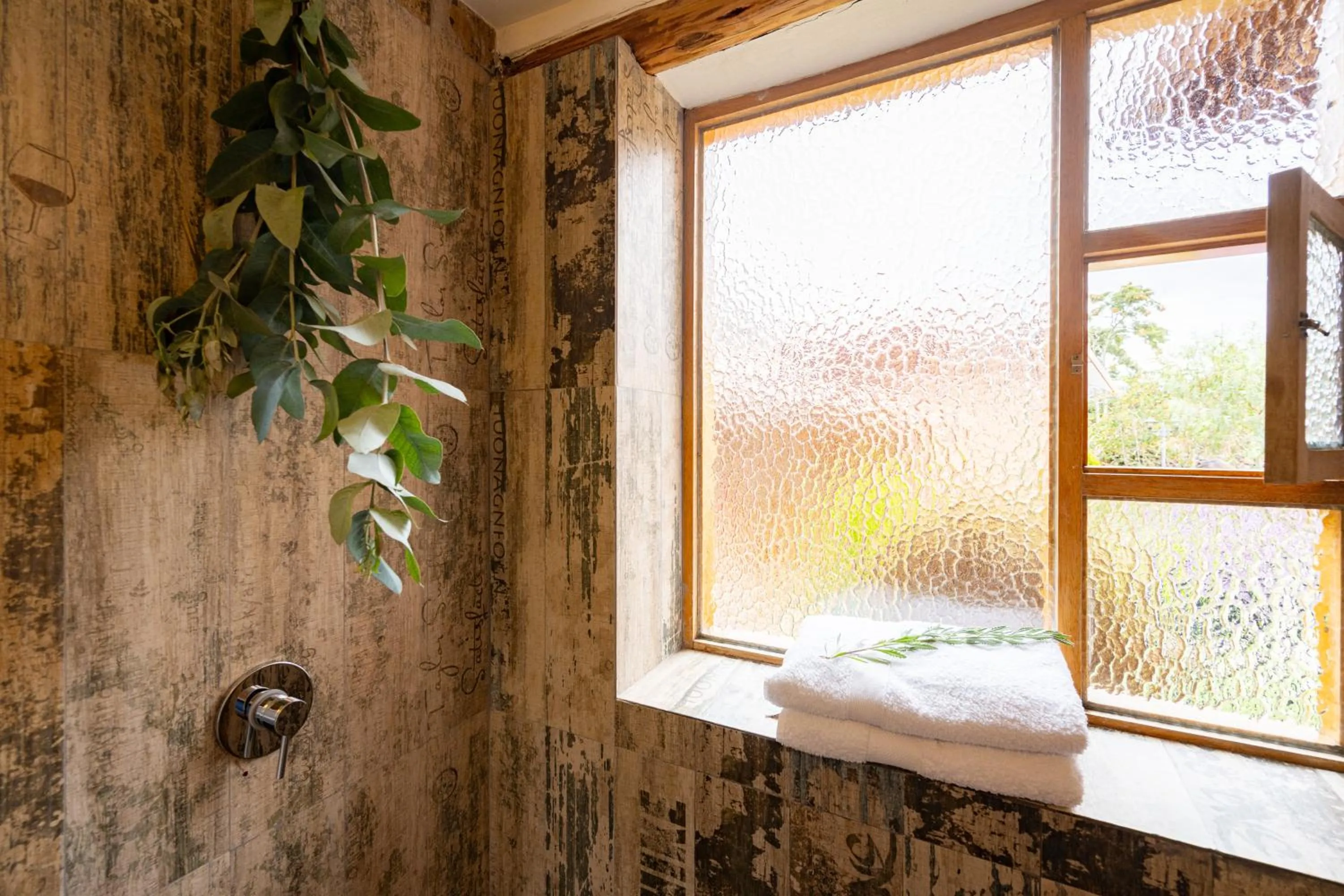 Bed in Unuwasi Hotel & Villa