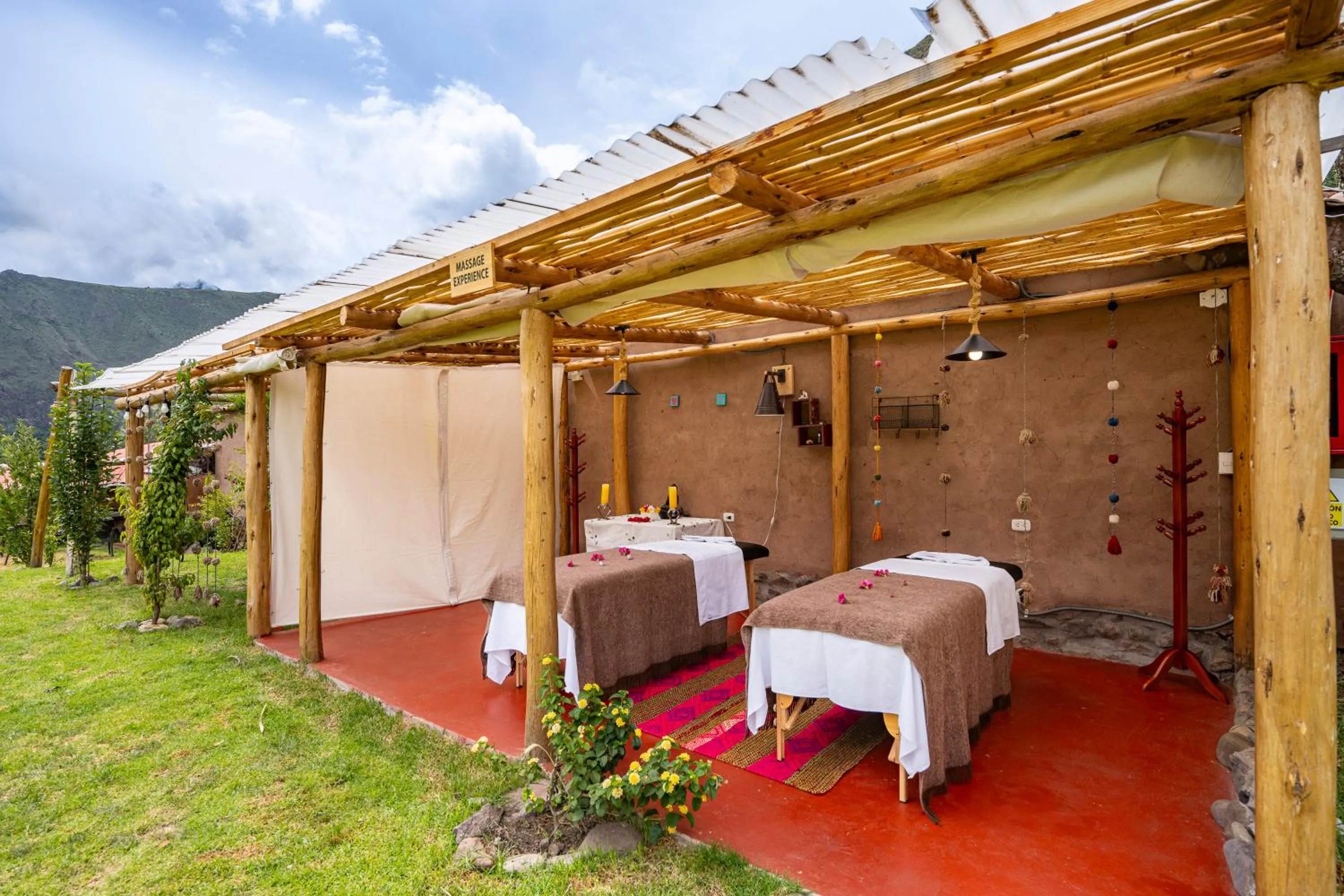 Massage in Unuwasi Hotel & Villa