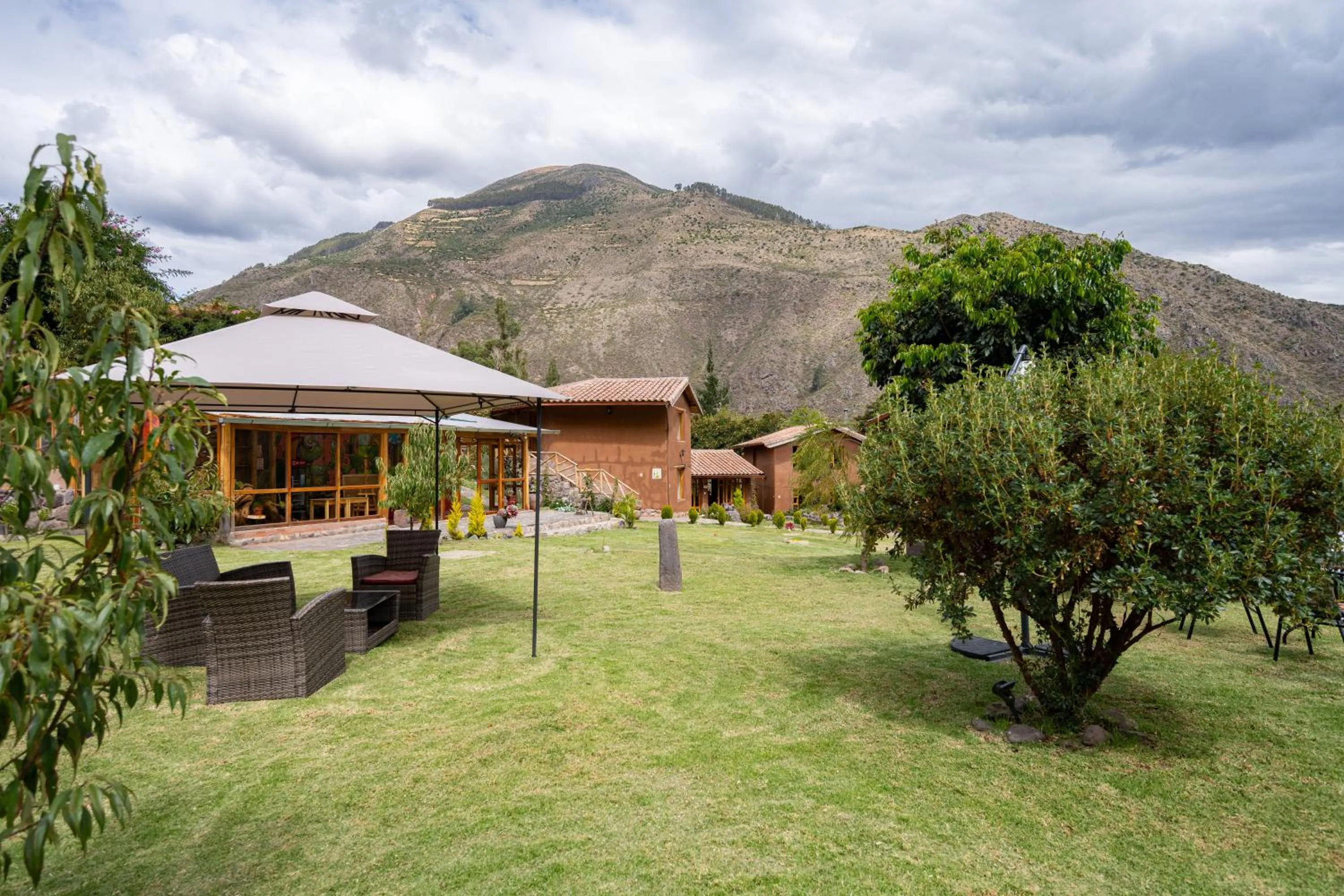 Garden in Unuwasi Hotel & Villa