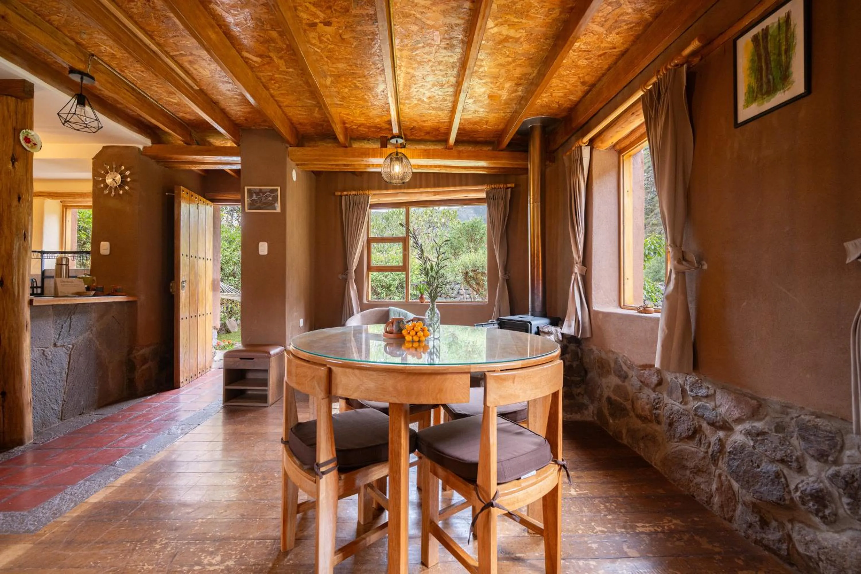 Kitchen or kitchenette in Unuwasi Hotel & Villa