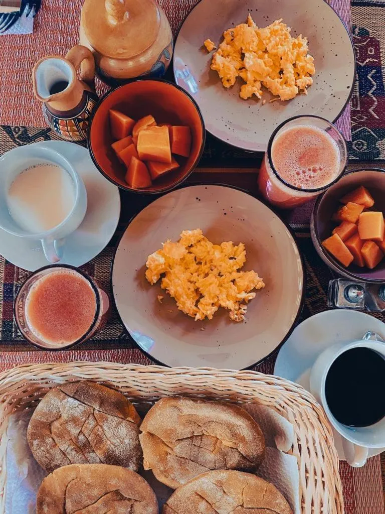 Food in Unuwasi Hotel & Villa