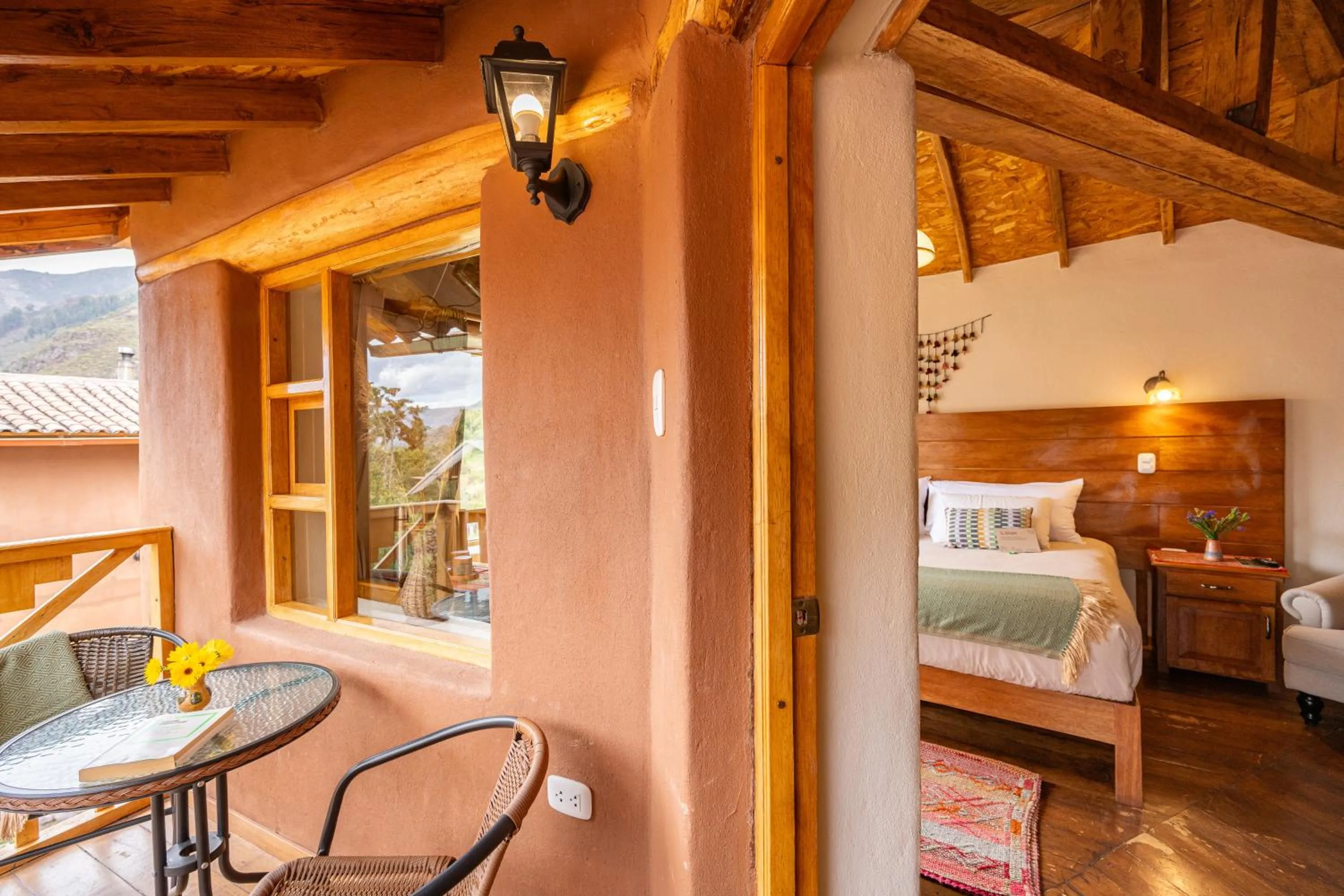 Balcony/Terrace, Bed in Unuwasi Hotel & Villa