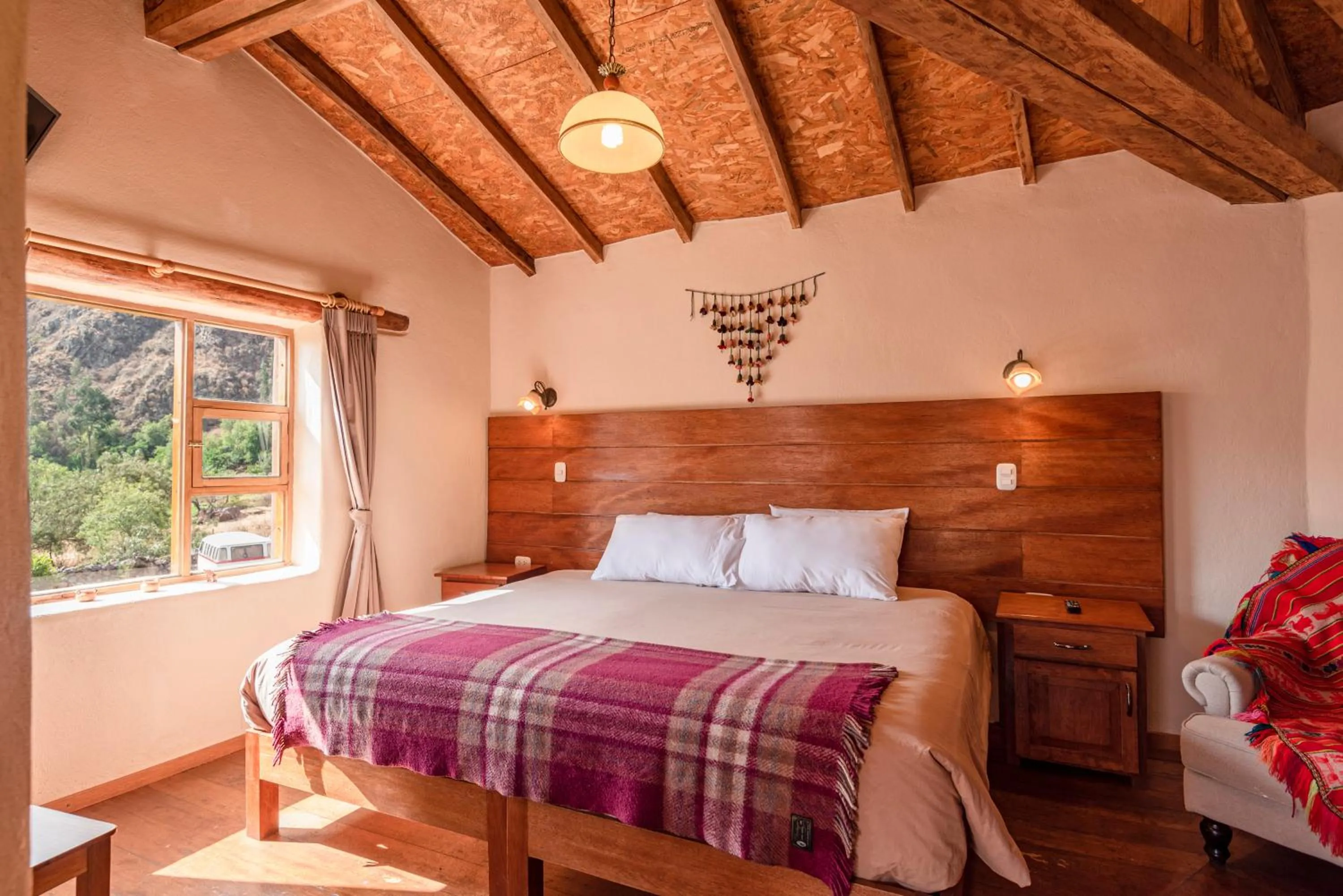 View (from property/room), Bed in Unuwasi Hotel & Villa