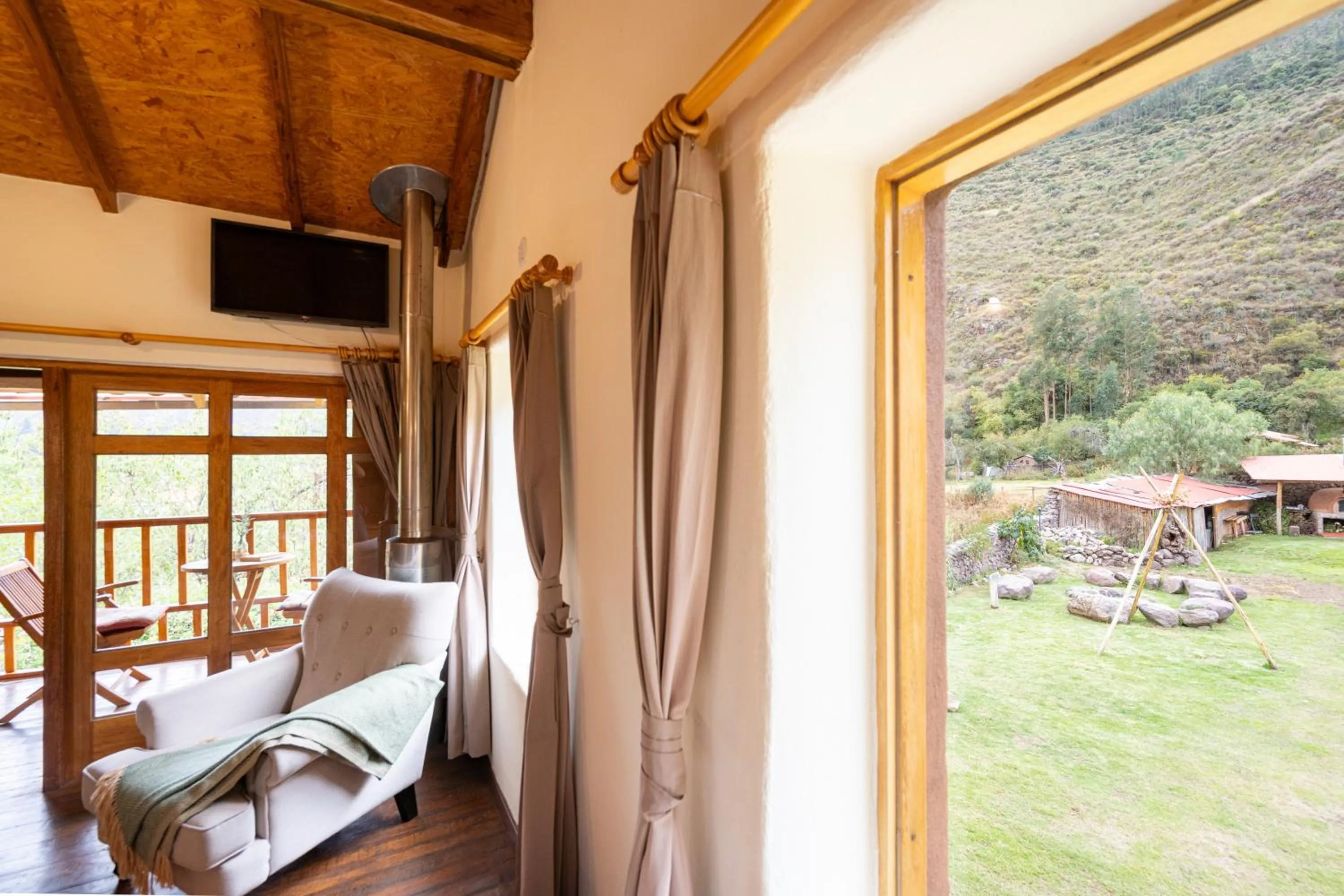 Patio in Unuwasi Hotel & Villa