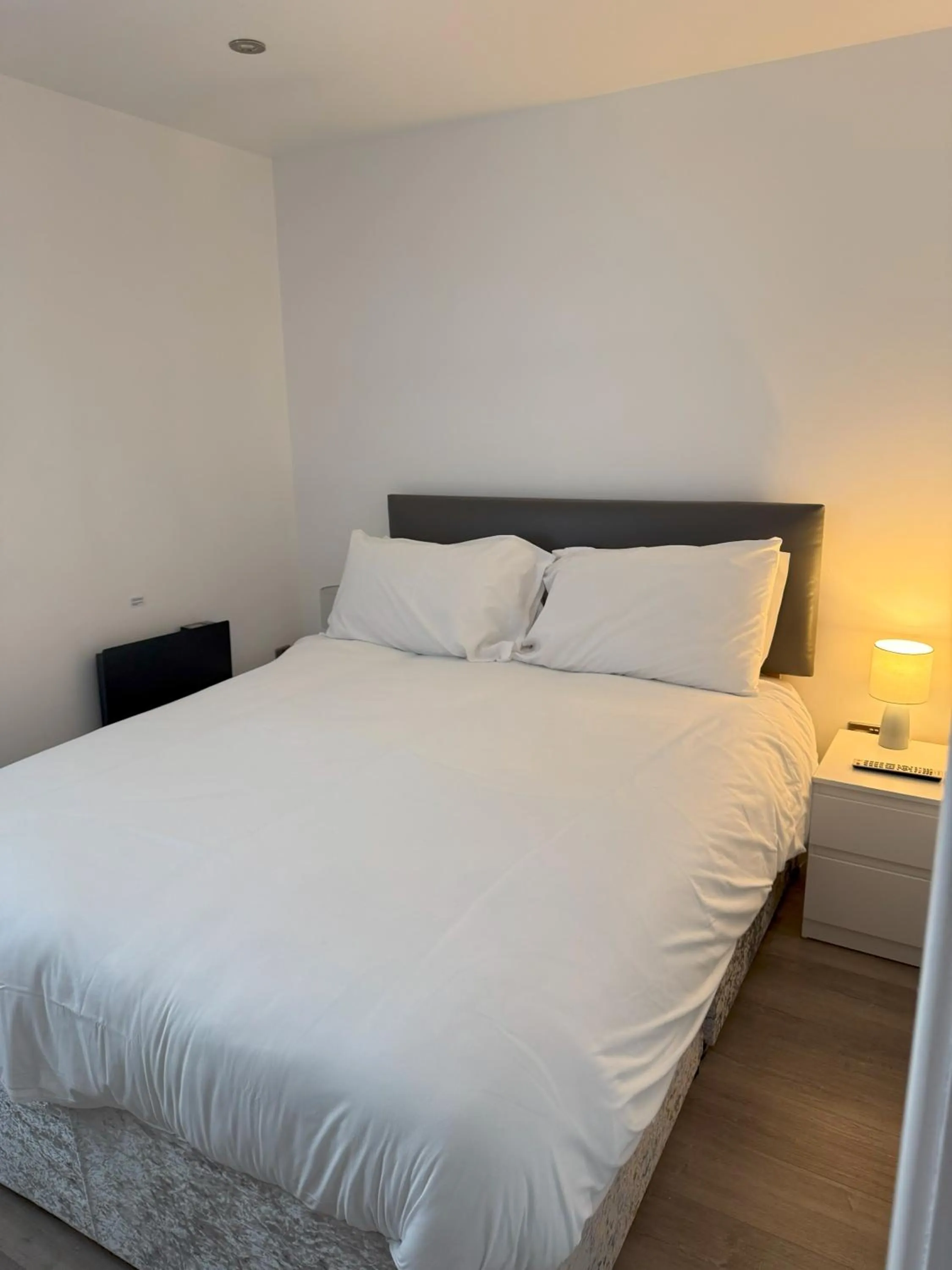 Bedroom, Bed in Coastal Plaza