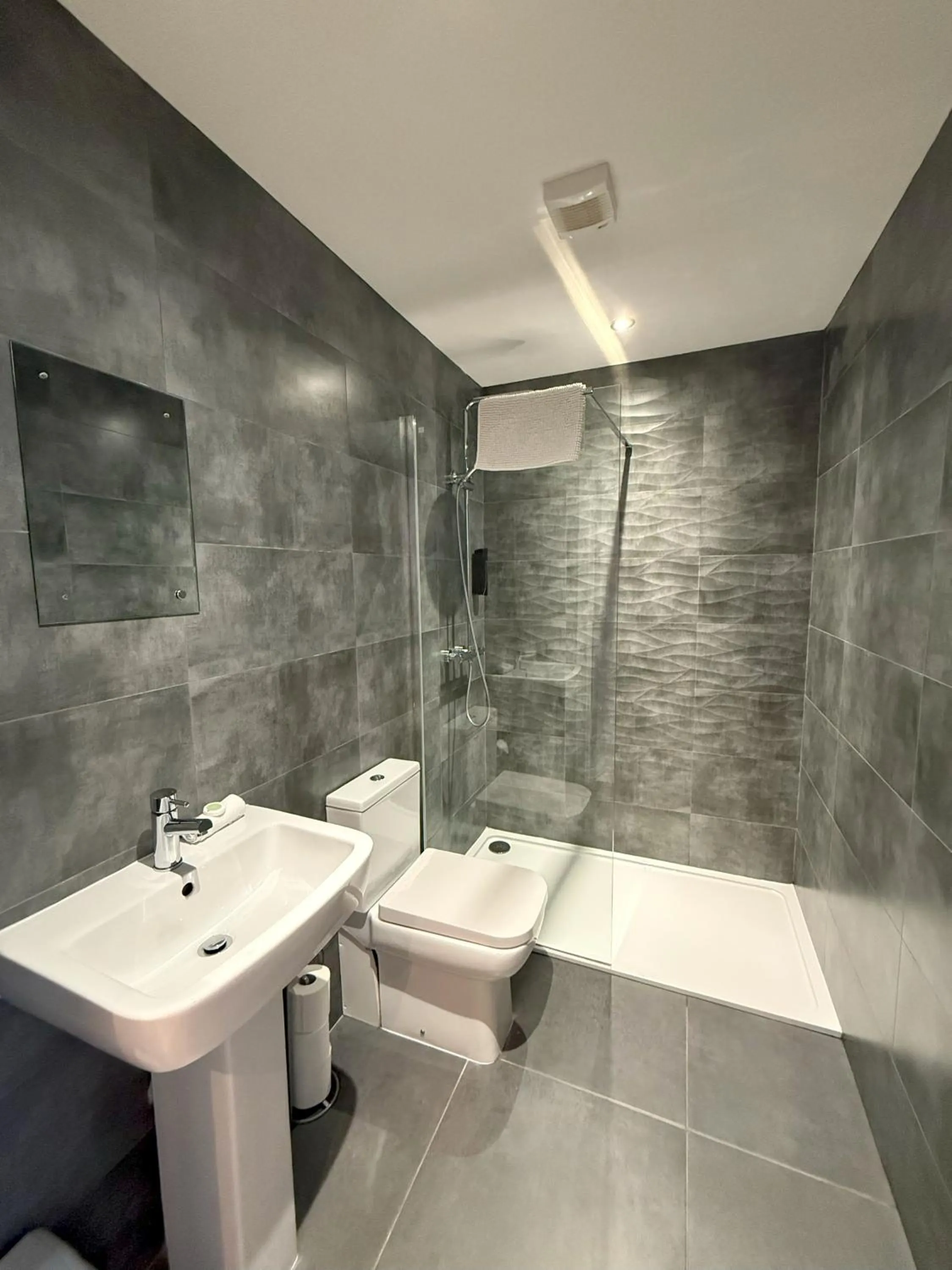 Shower in Coastal Plaza